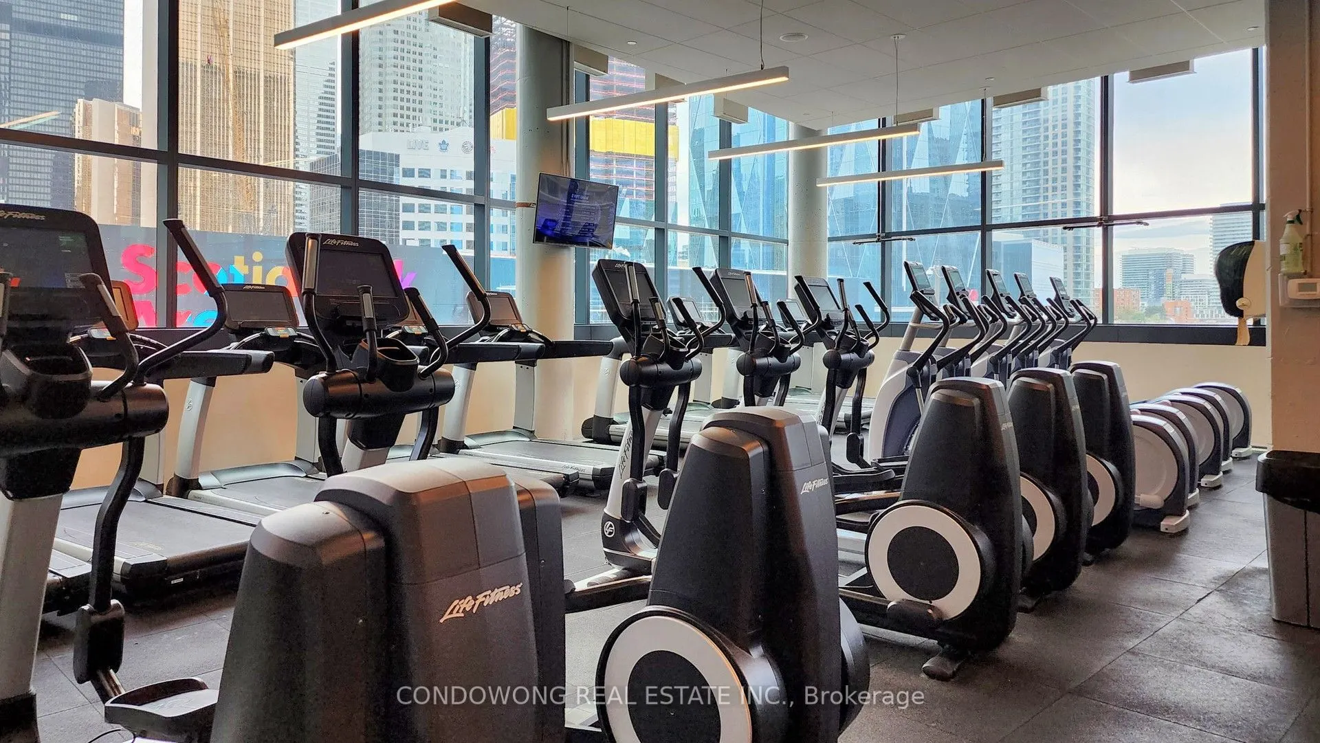 100 Harbour Street, #4102