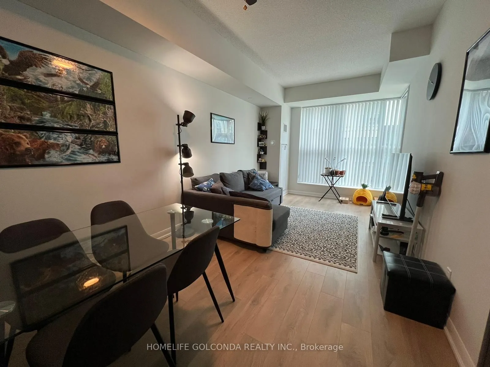 5168 Yonge Street, #102