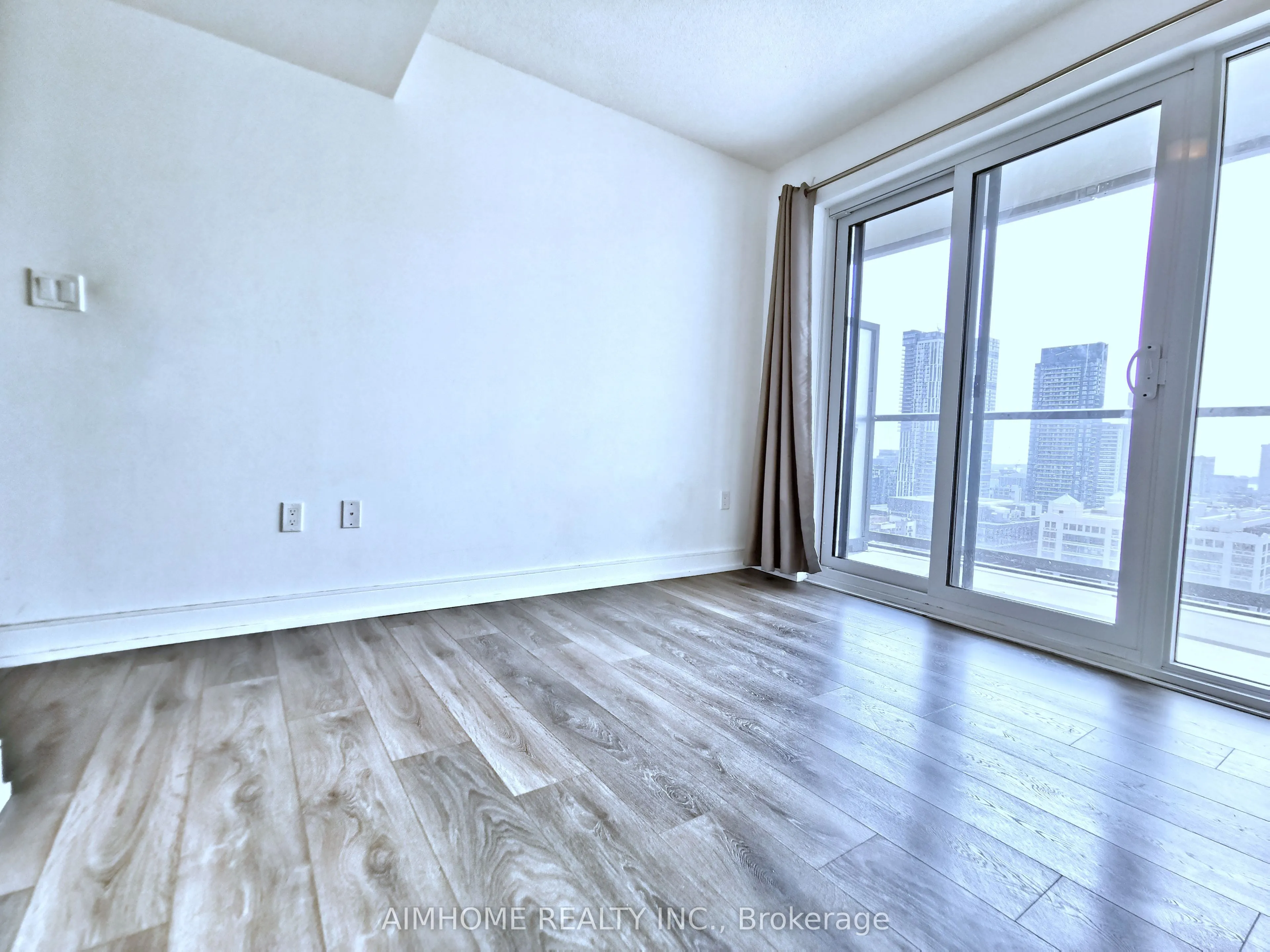 89 Mcgill Street, #2111
