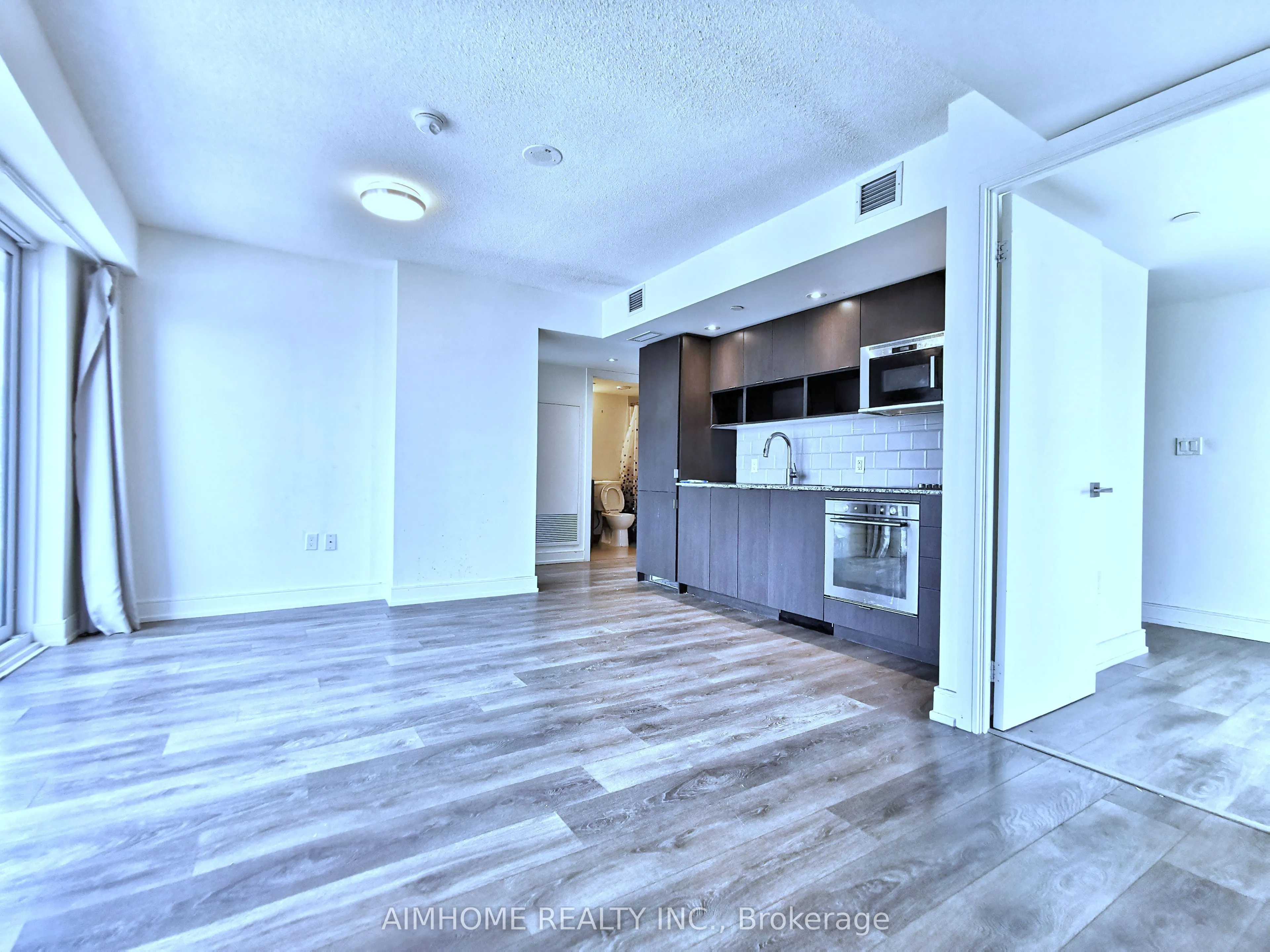 89 Mcgill Street, #2111