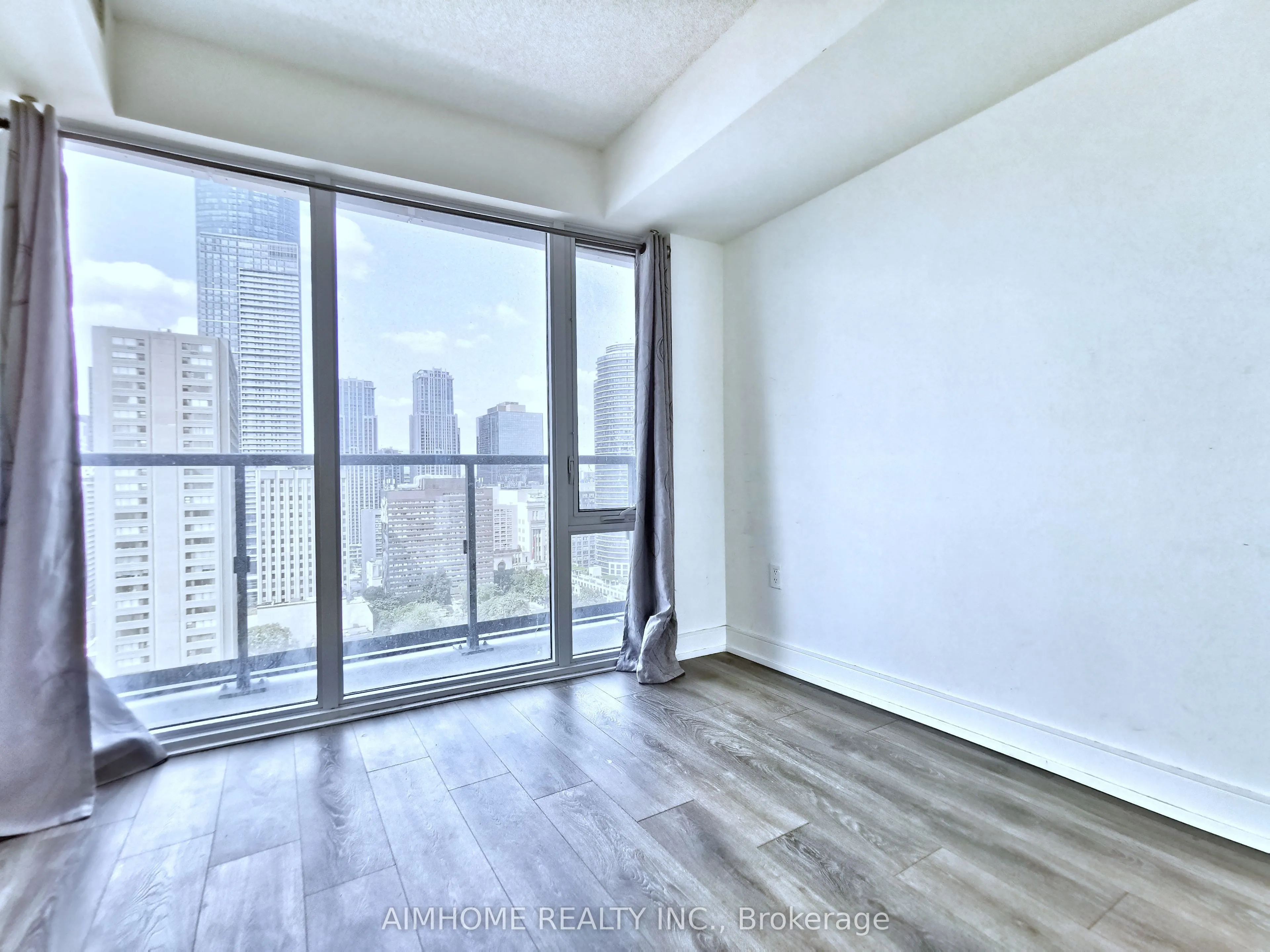 89 Mcgill Street, #2111