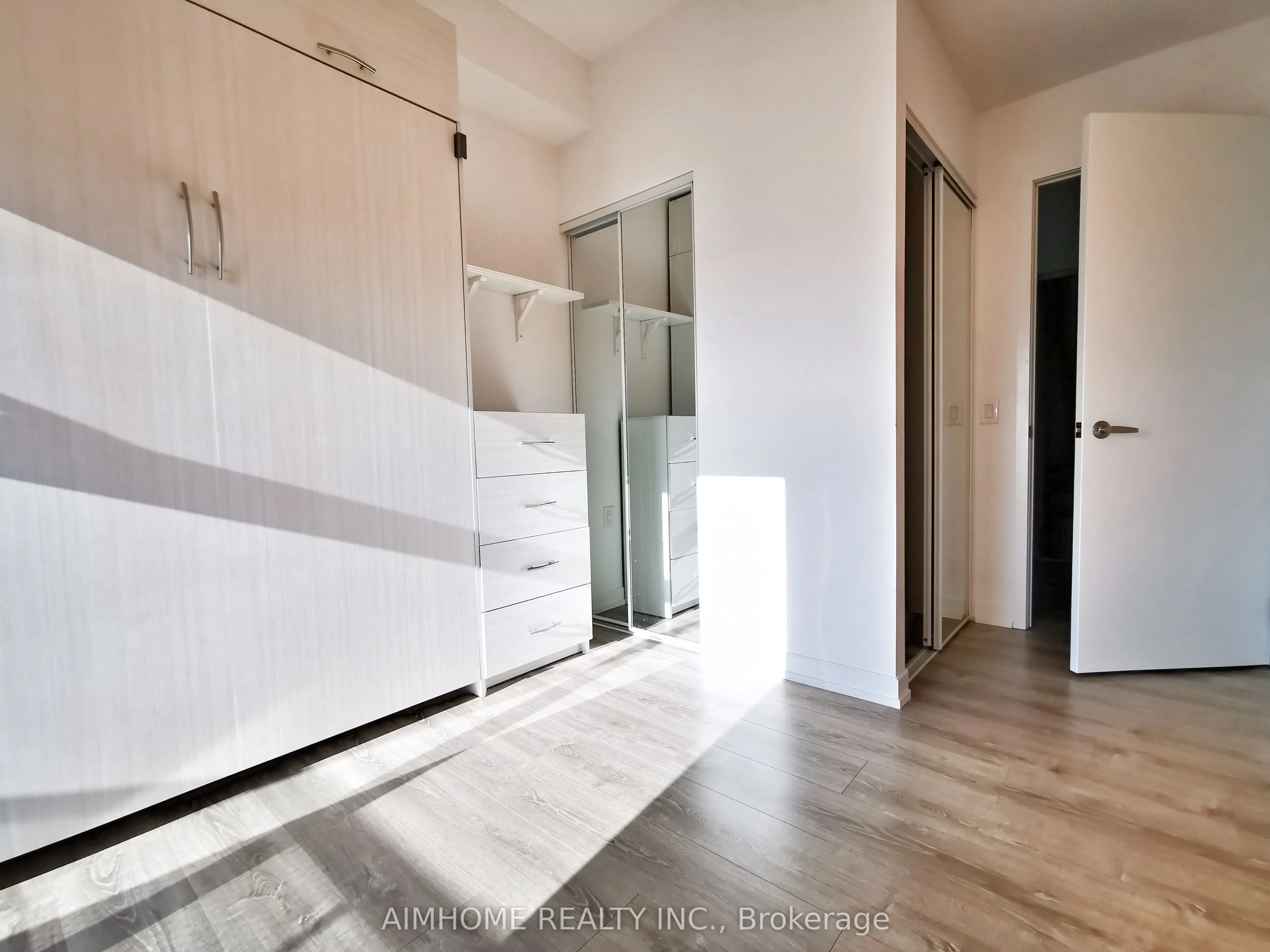 20 Tubman Avenue, #1810