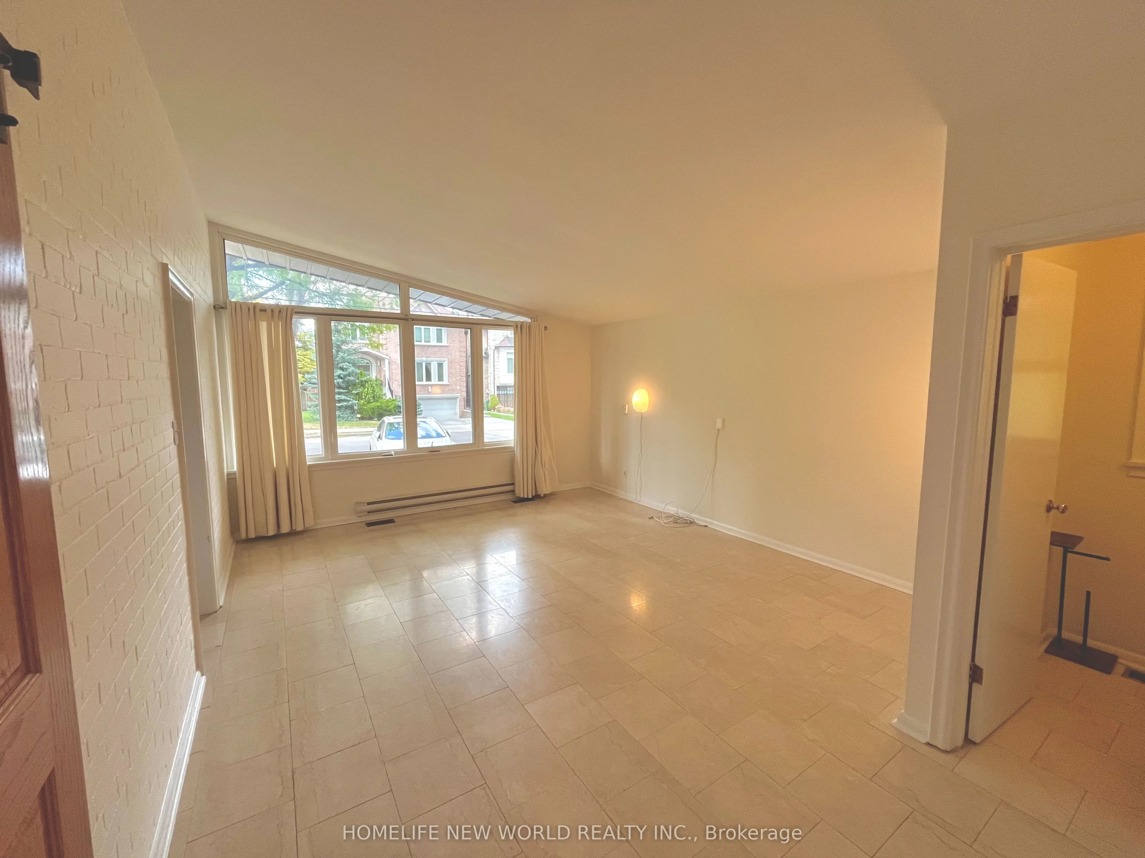 261 Hollywood Avenue, #Ground