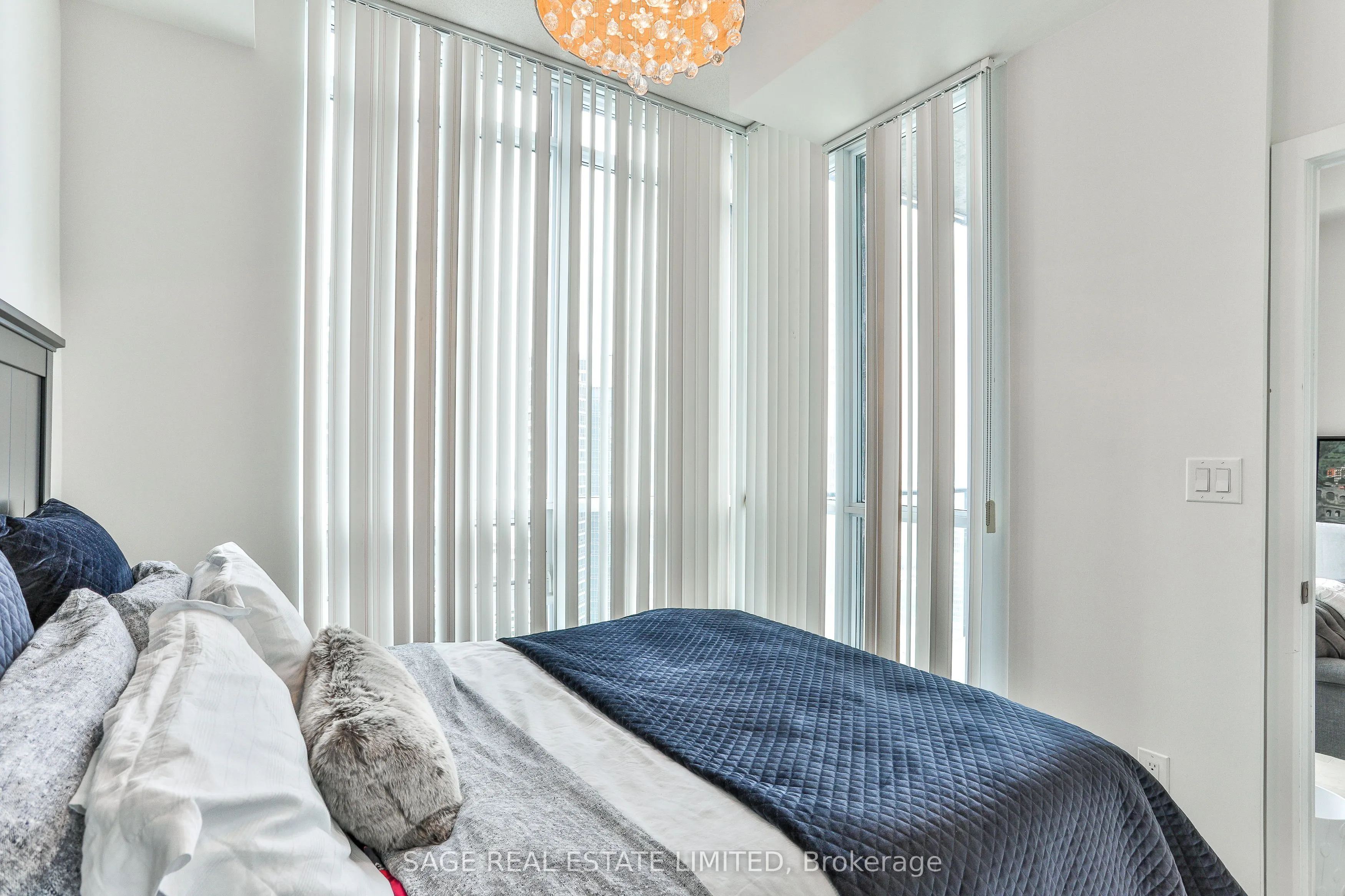 55 Bremner Boulevard E, #2808