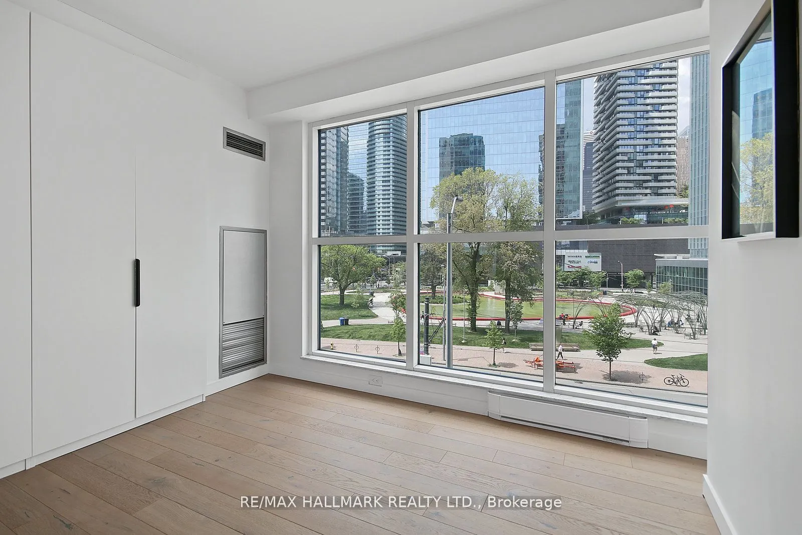 77 Harbour Square, #502