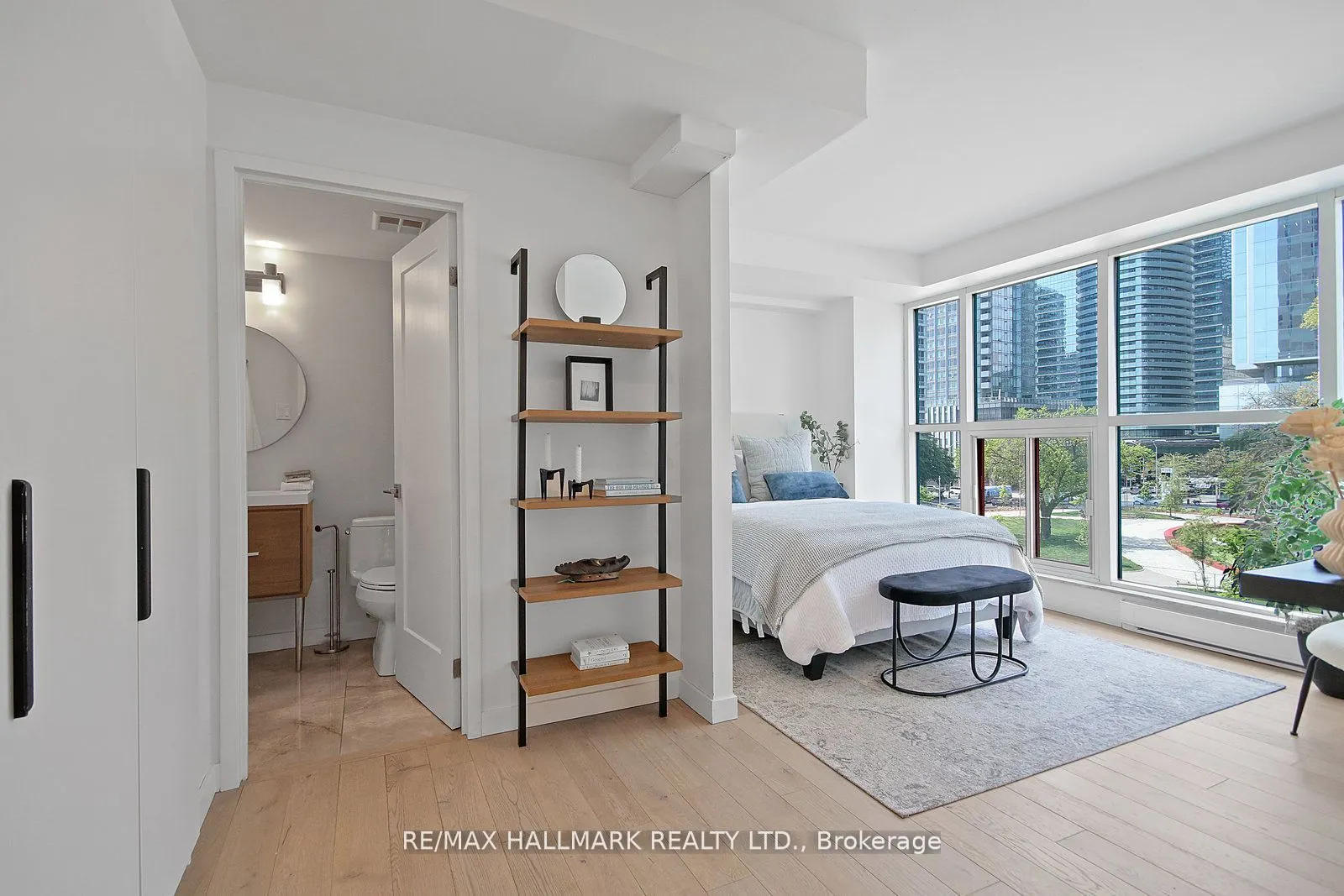 77 Harbour Square, #502