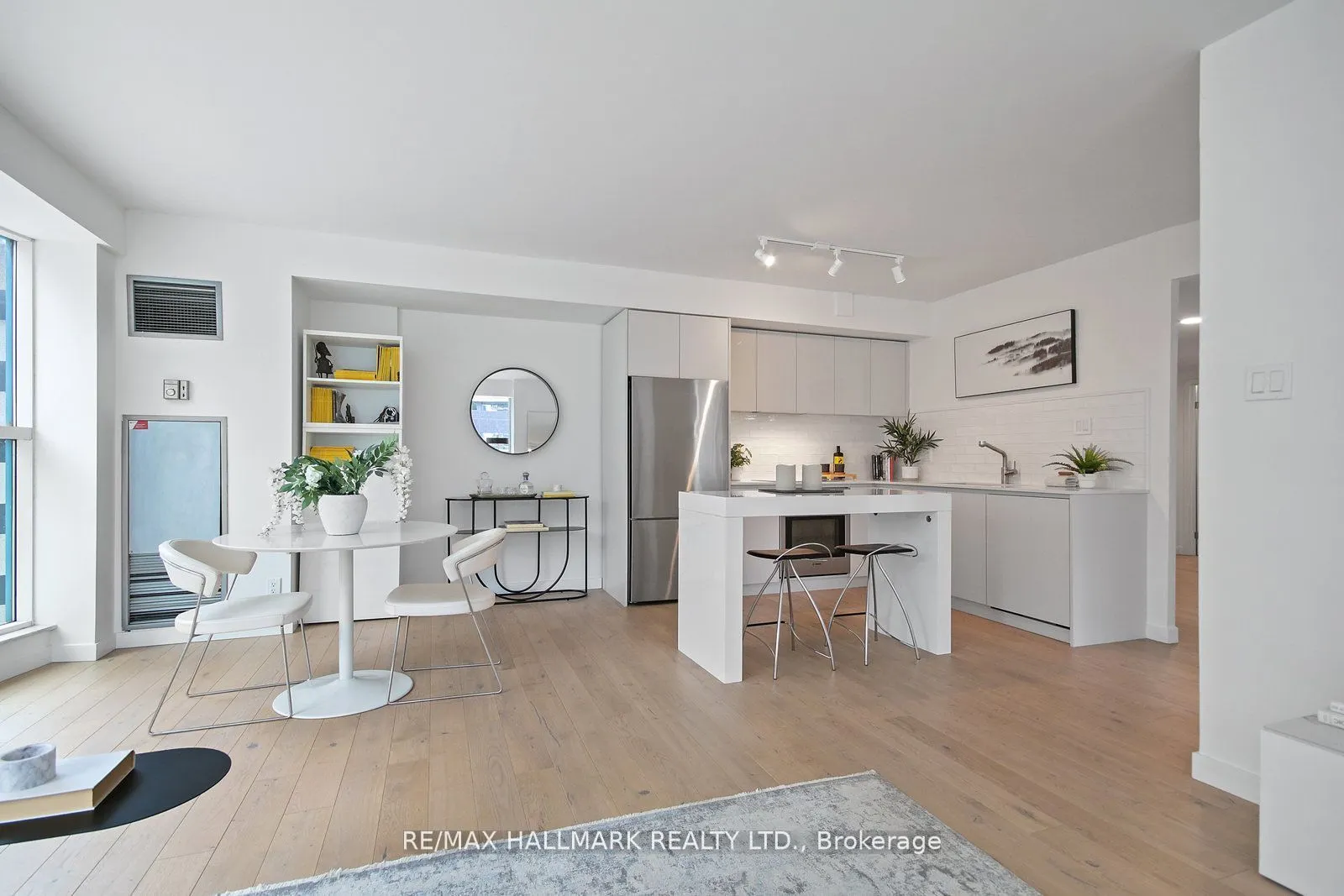 77 Harbour Square, #502