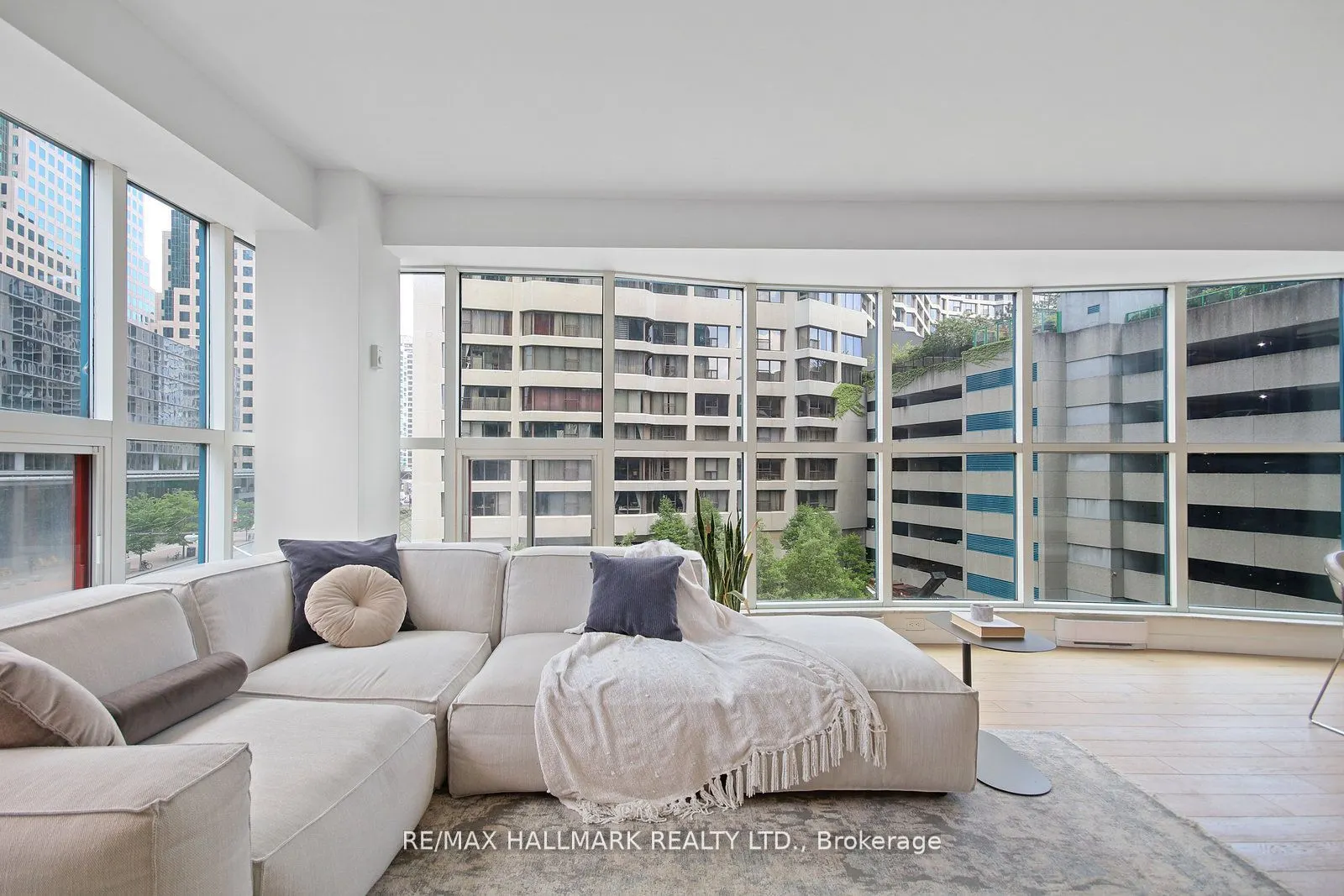 77 Harbour Square, #502