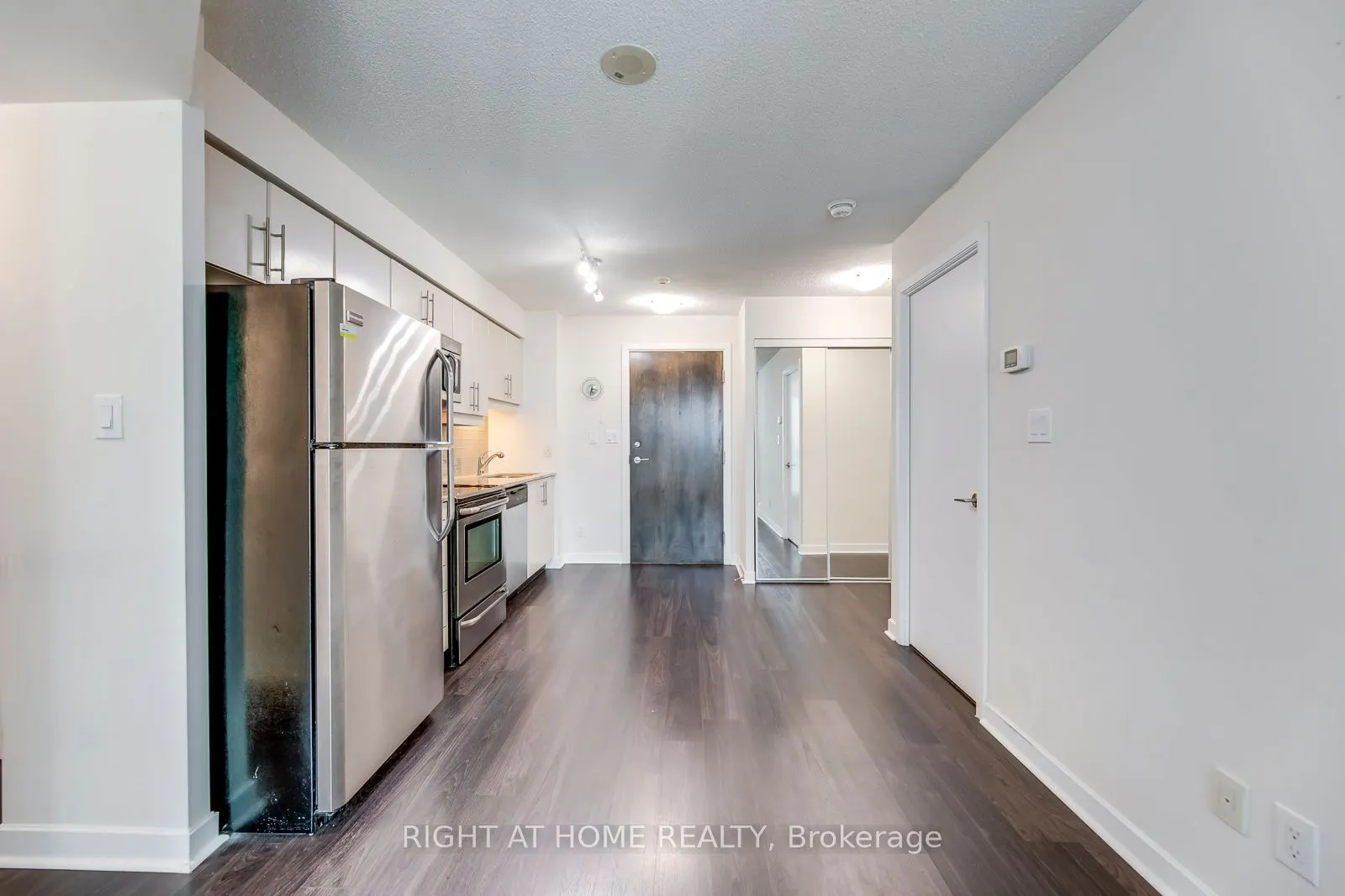 33 Bay Street, #1405