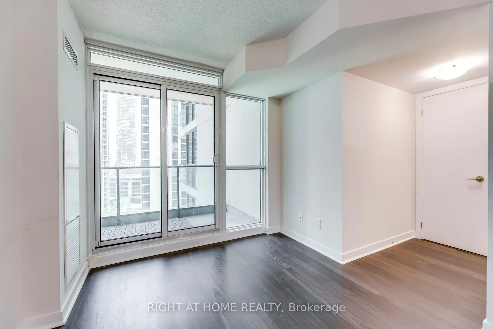 33 Bay Street, #1405