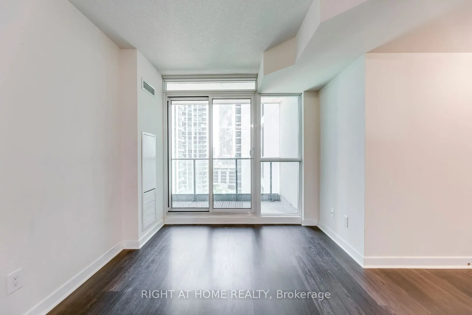 33 Bay Street, #1405