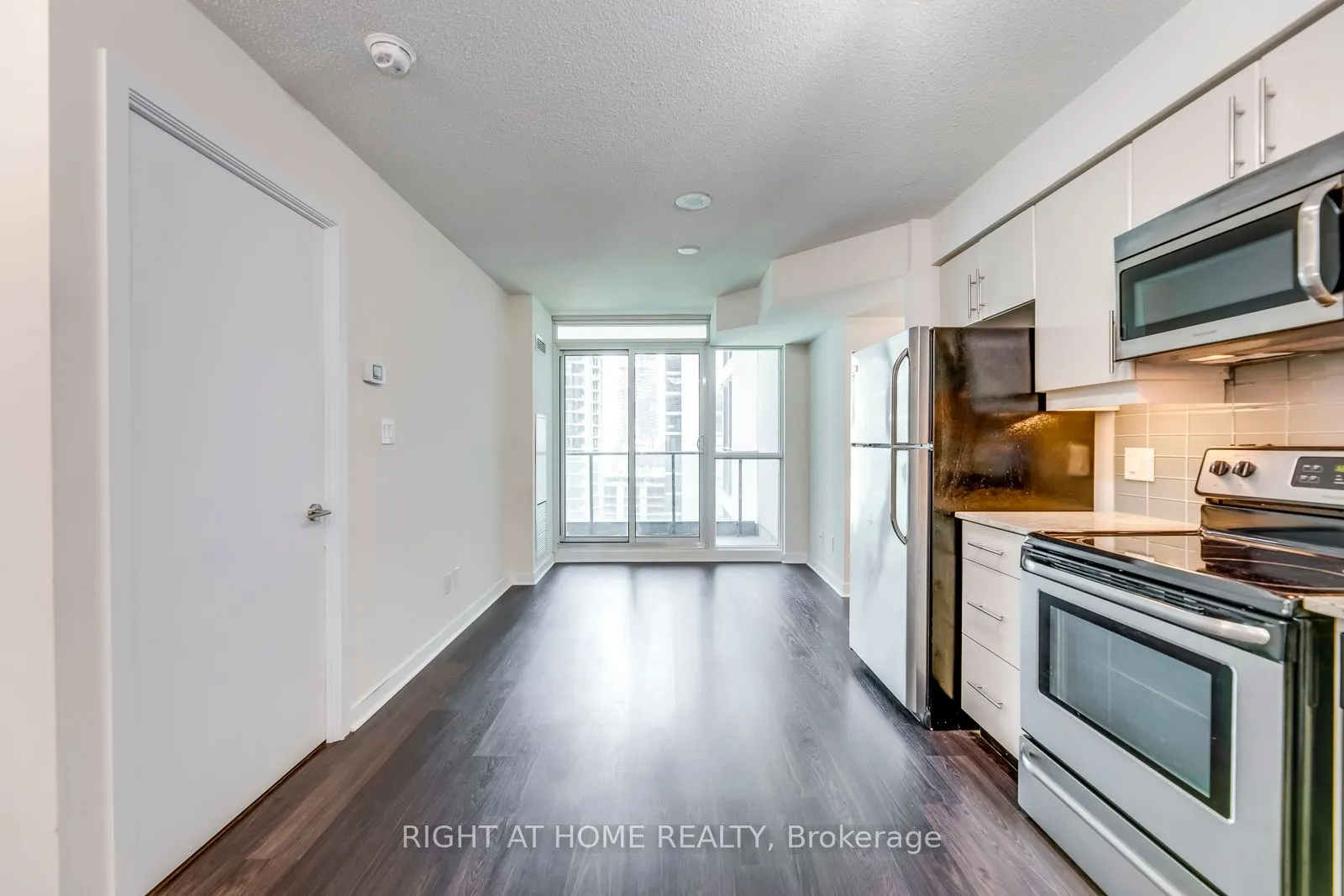33 Bay Street, #1405