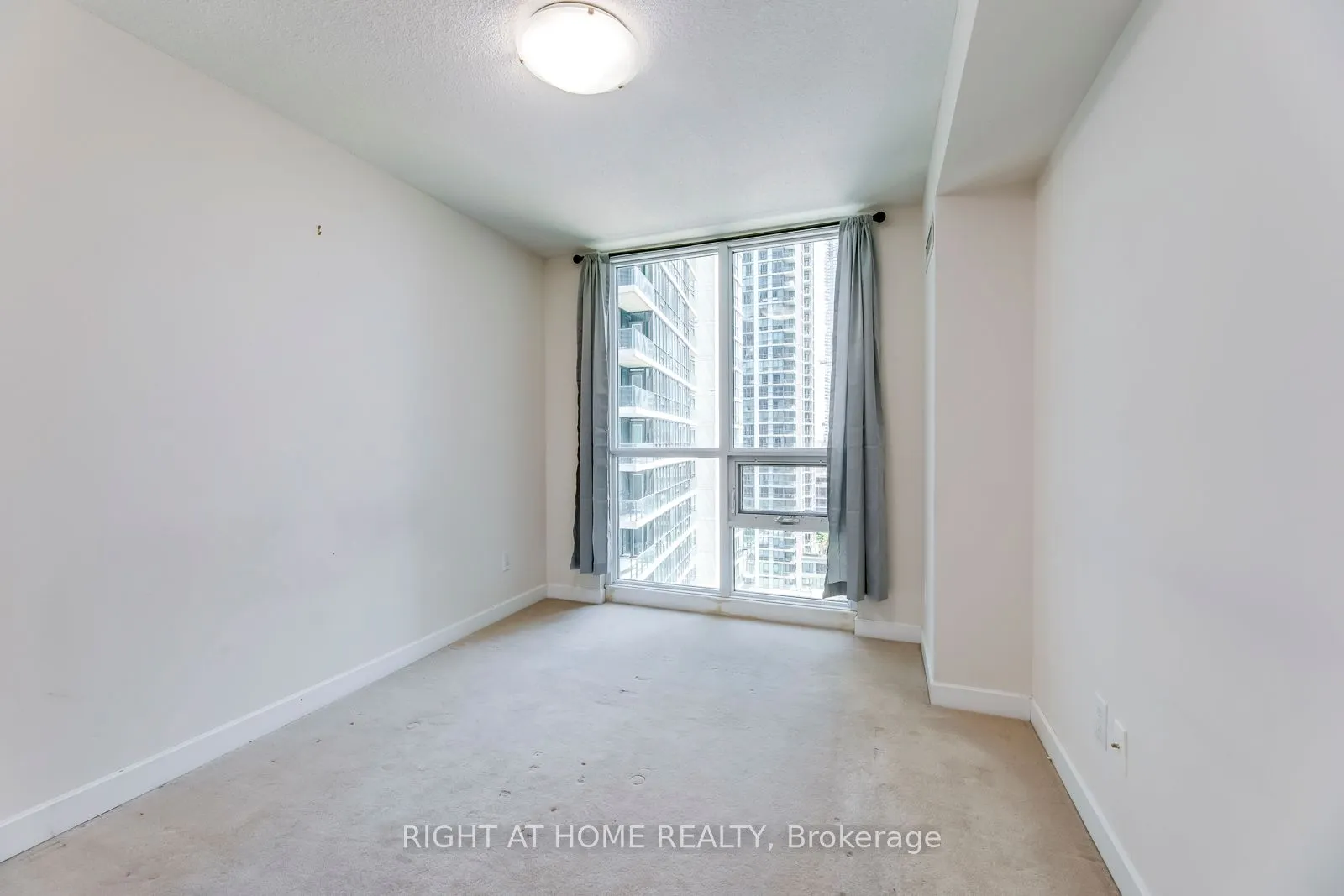 33 Bay Street, #1405