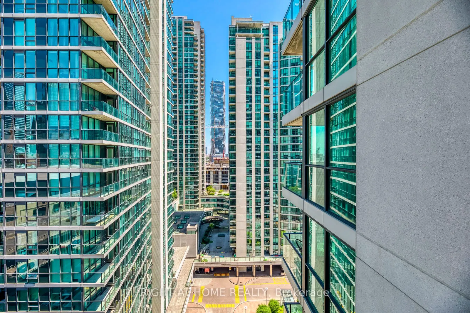 33 Bay Street, #1405