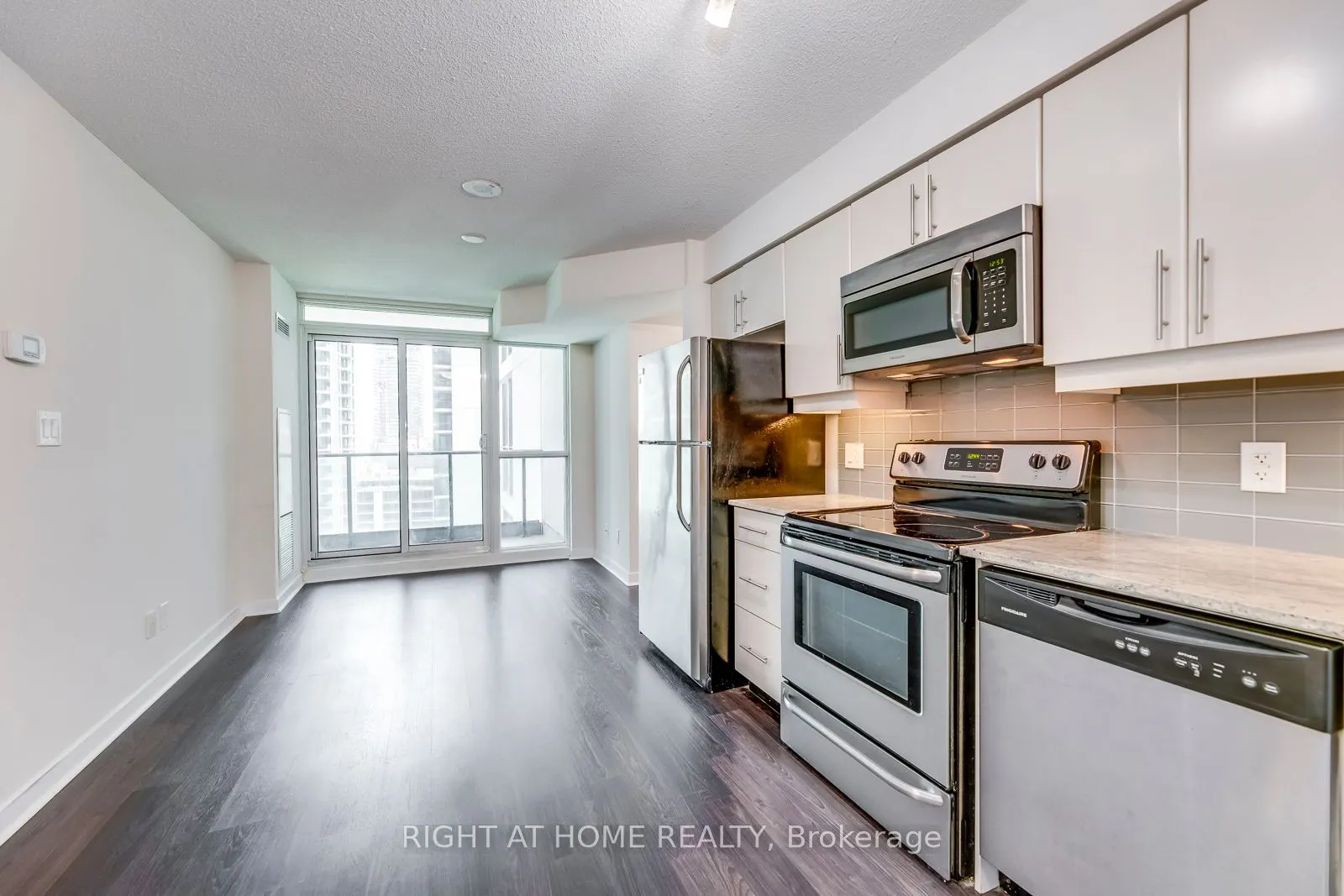 33 Bay Street, #1405