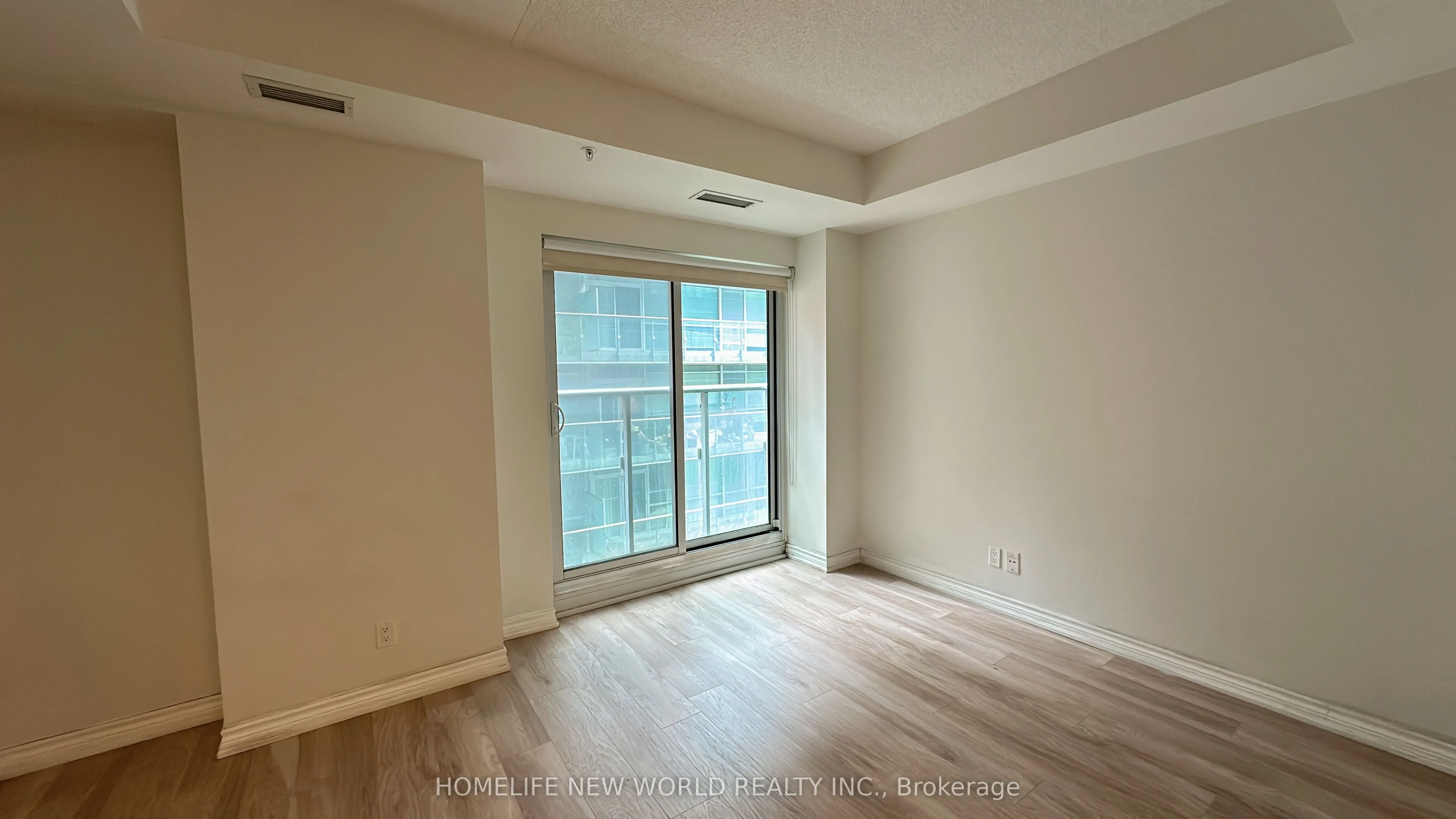 30 Nelson Street, #402