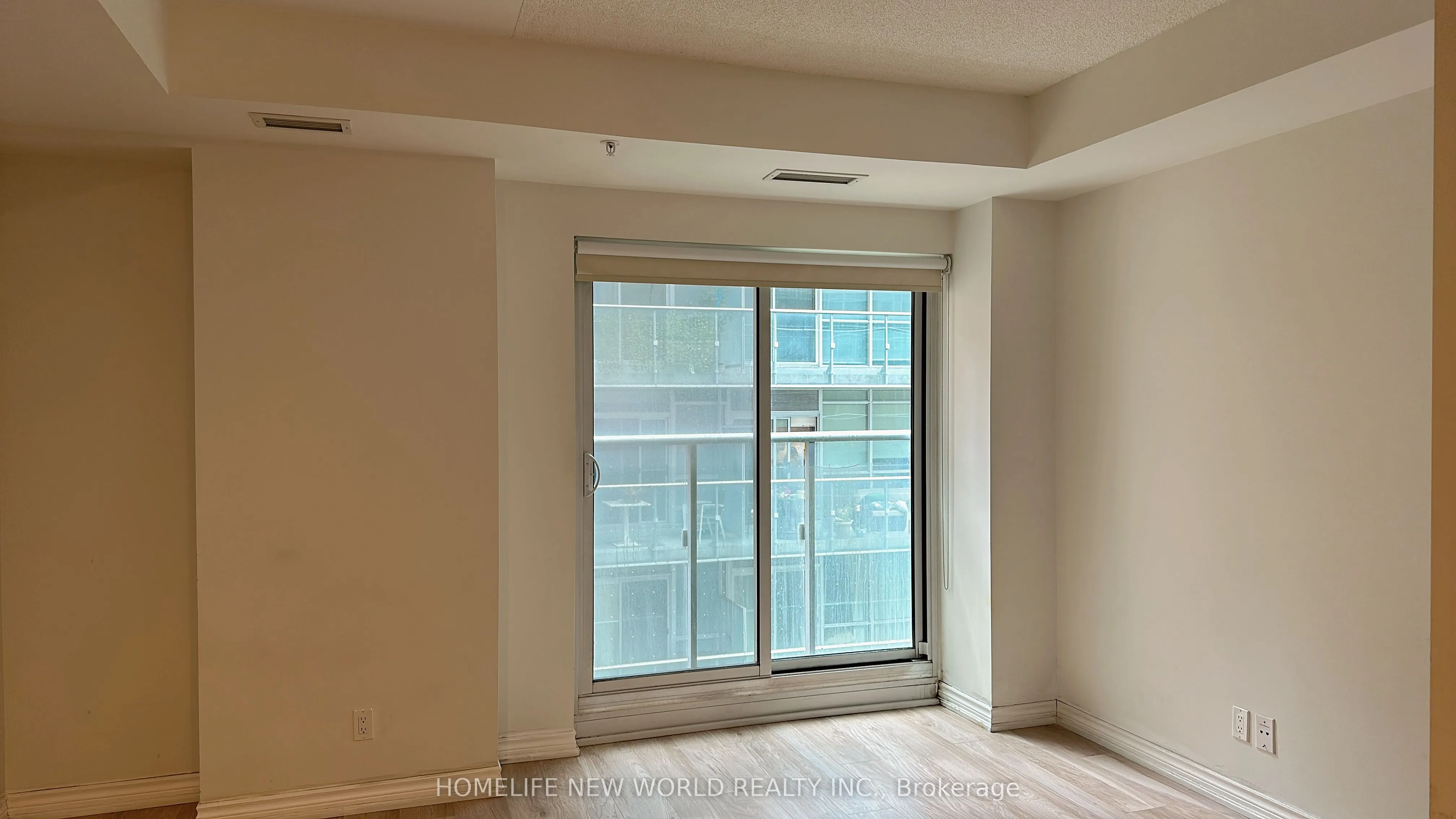 30 Nelson Street, #402
