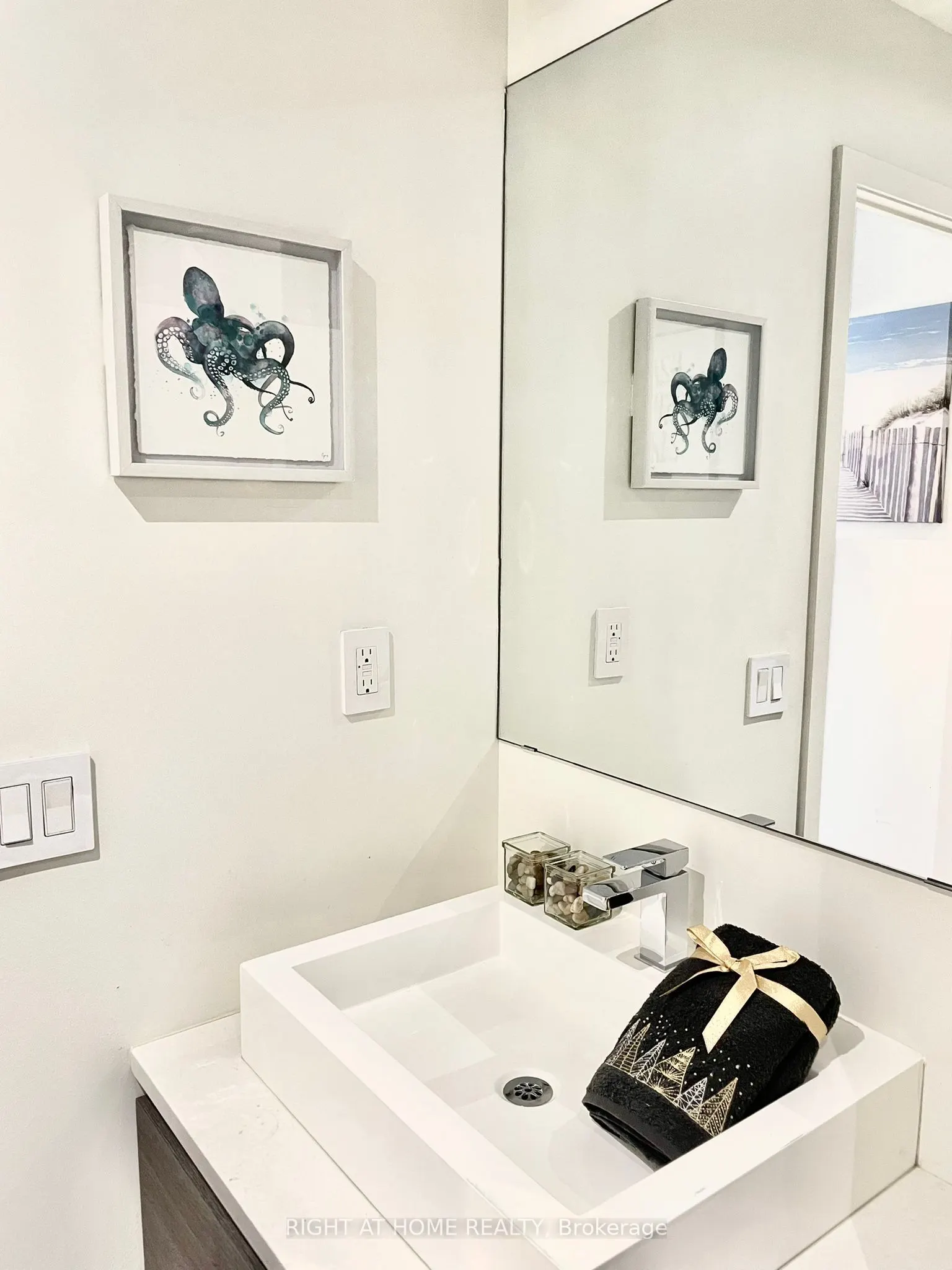 111 Bathurst Street, #1205