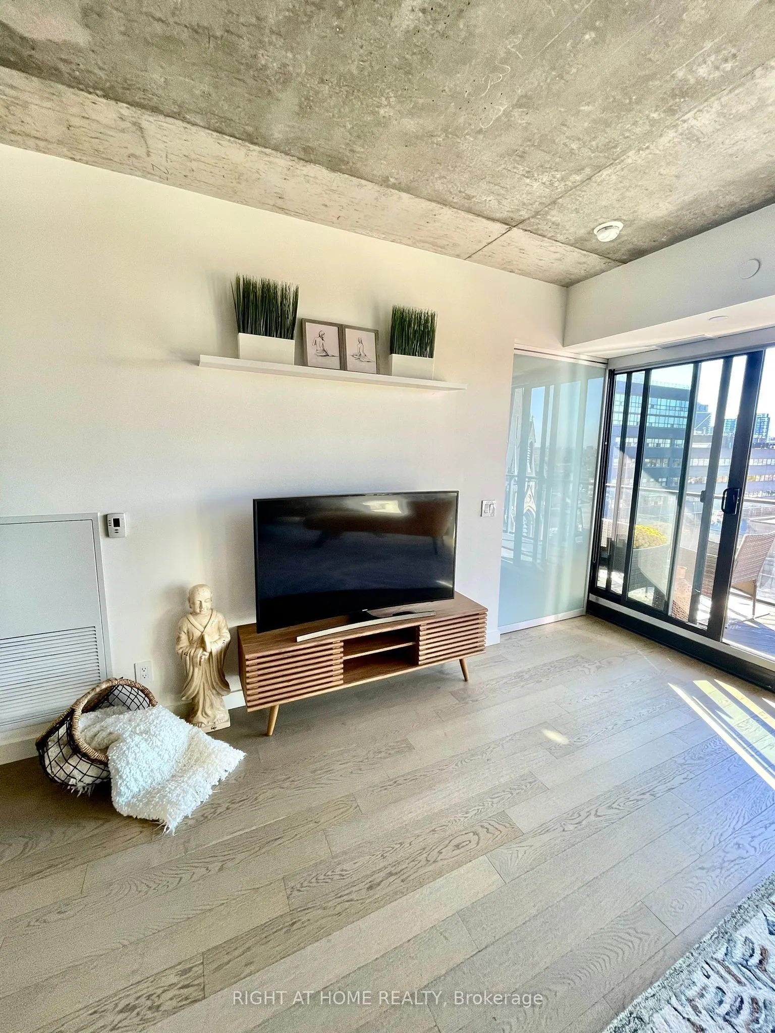 111 Bathurst Street, #1205