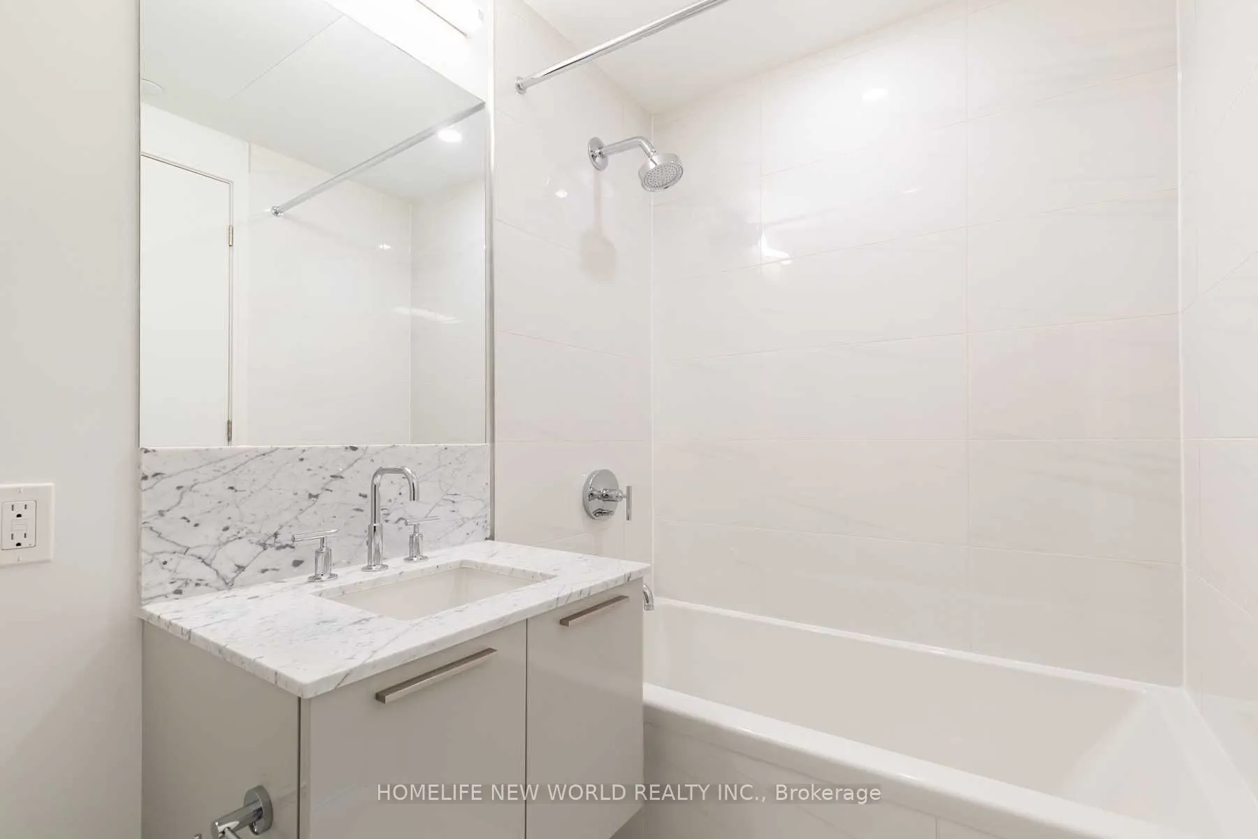 3 Gloucester Street, #2710