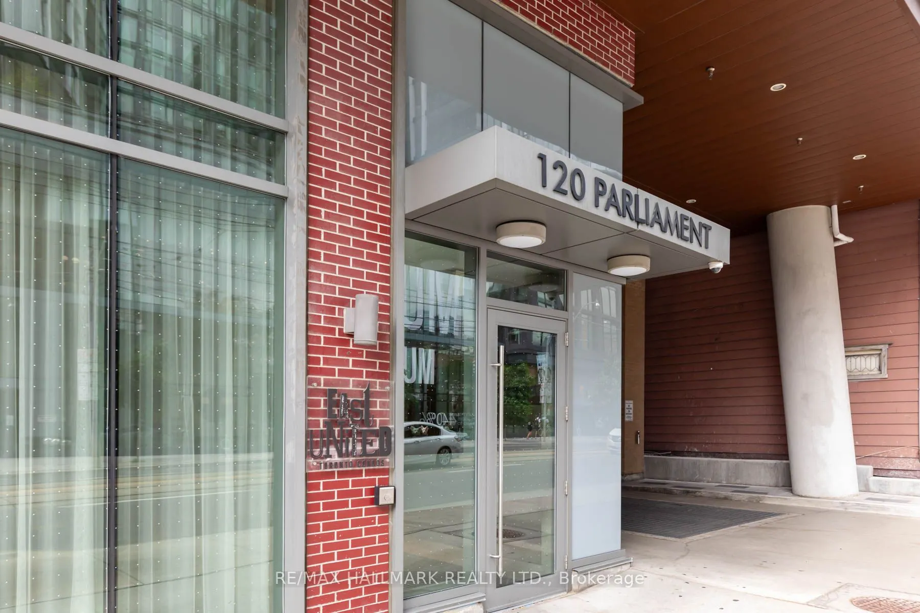 120 Parliament Street, #816