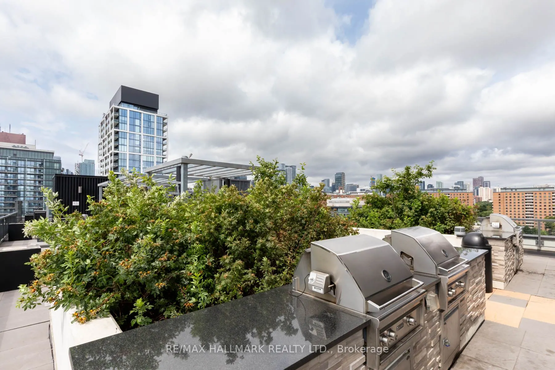 120 Parliament Street, #816