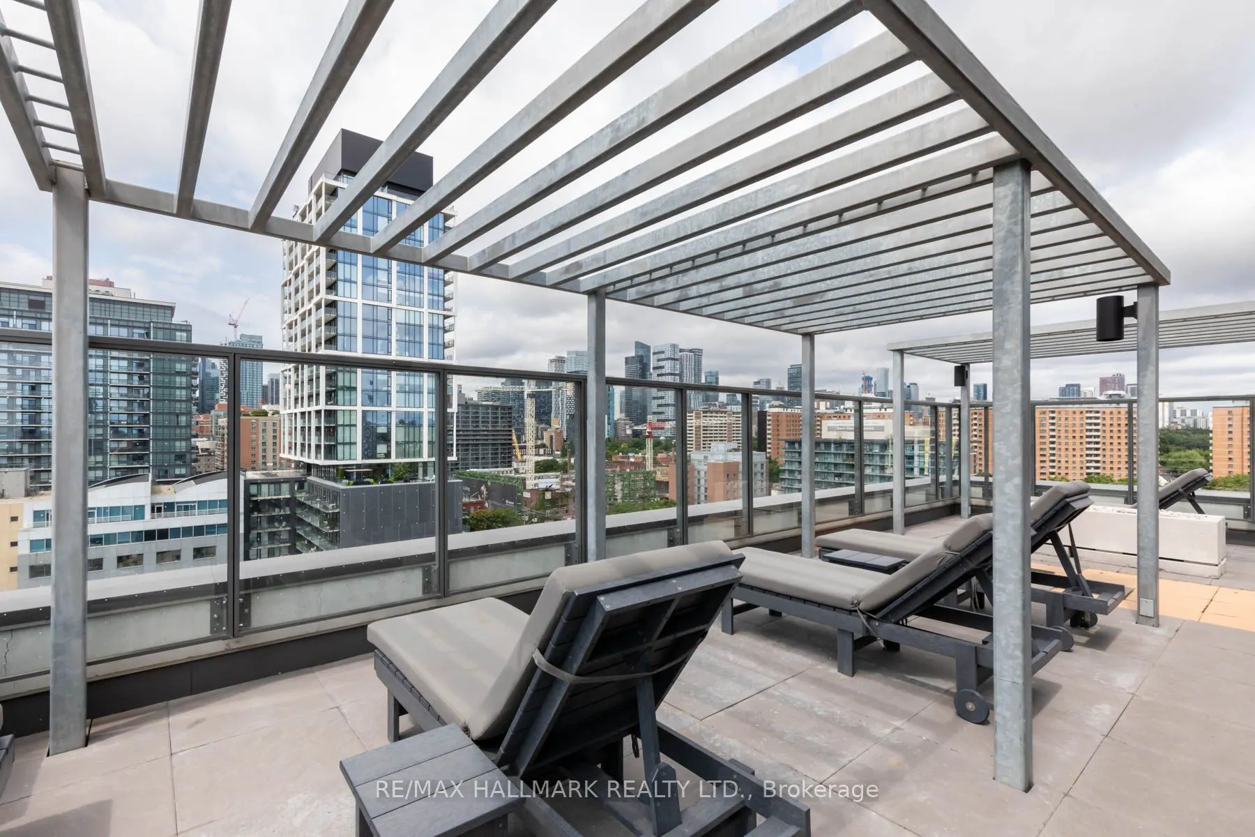 120 Parliament Street, #816