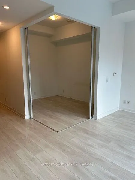 120 Parliament Street, #816