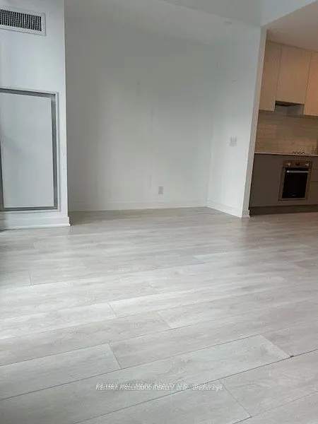 120 Parliament Street, #816