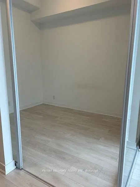 120 Parliament Street, #816