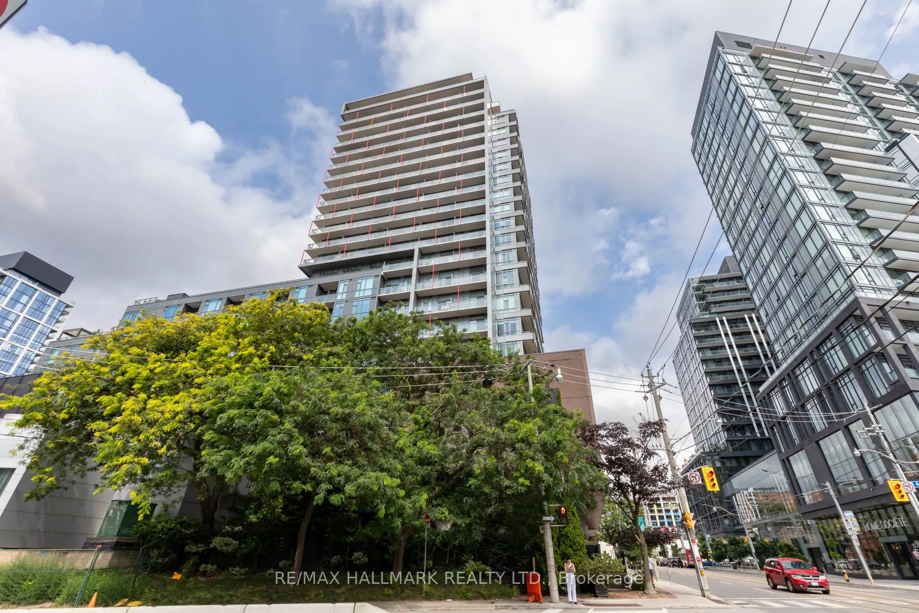 120 Parliament Street, #816