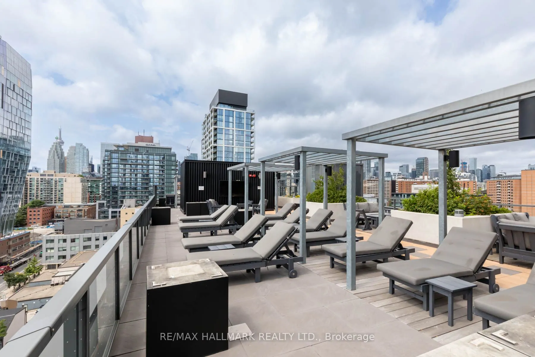 120 Parliament Street, #816