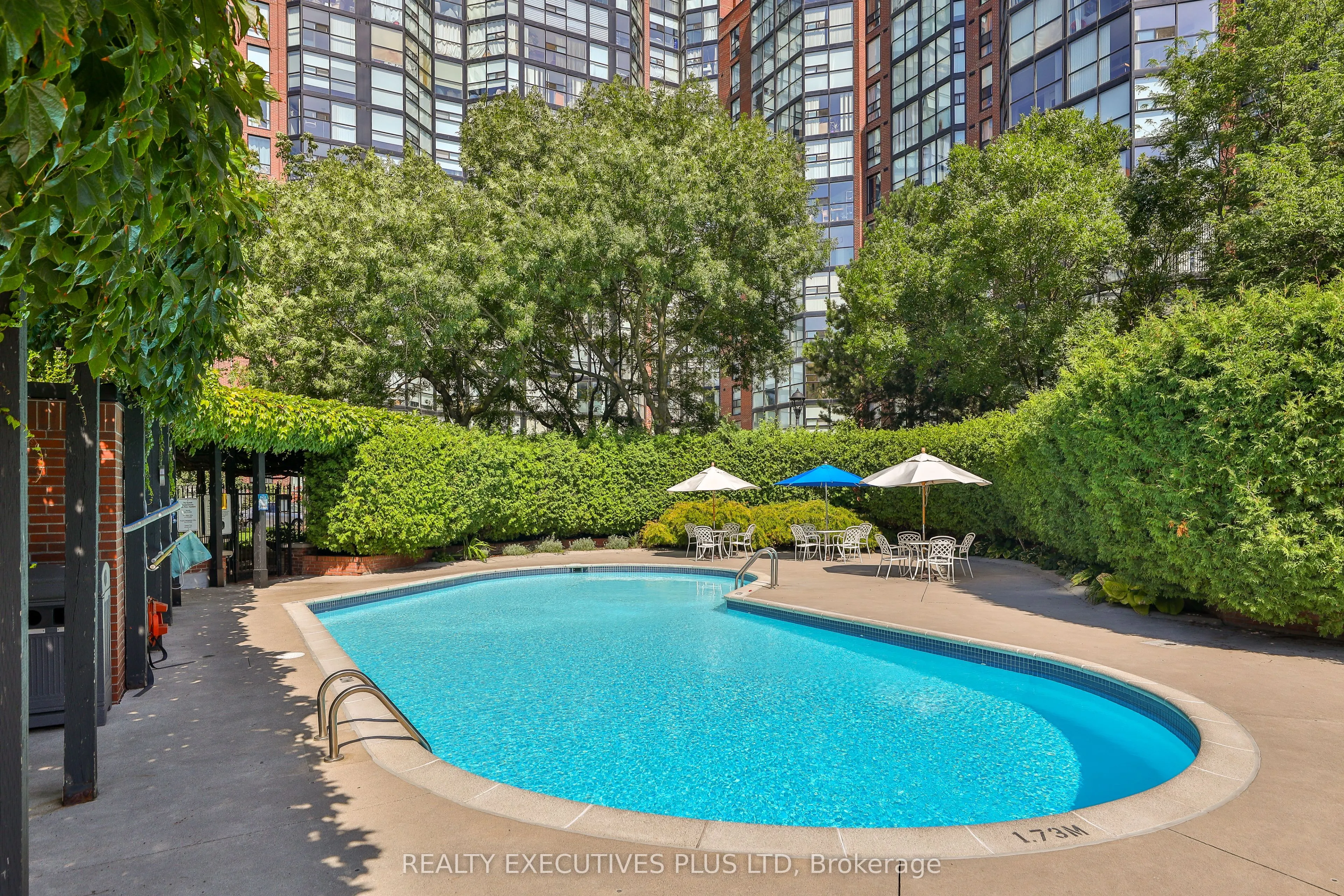 701 King Street W, #811