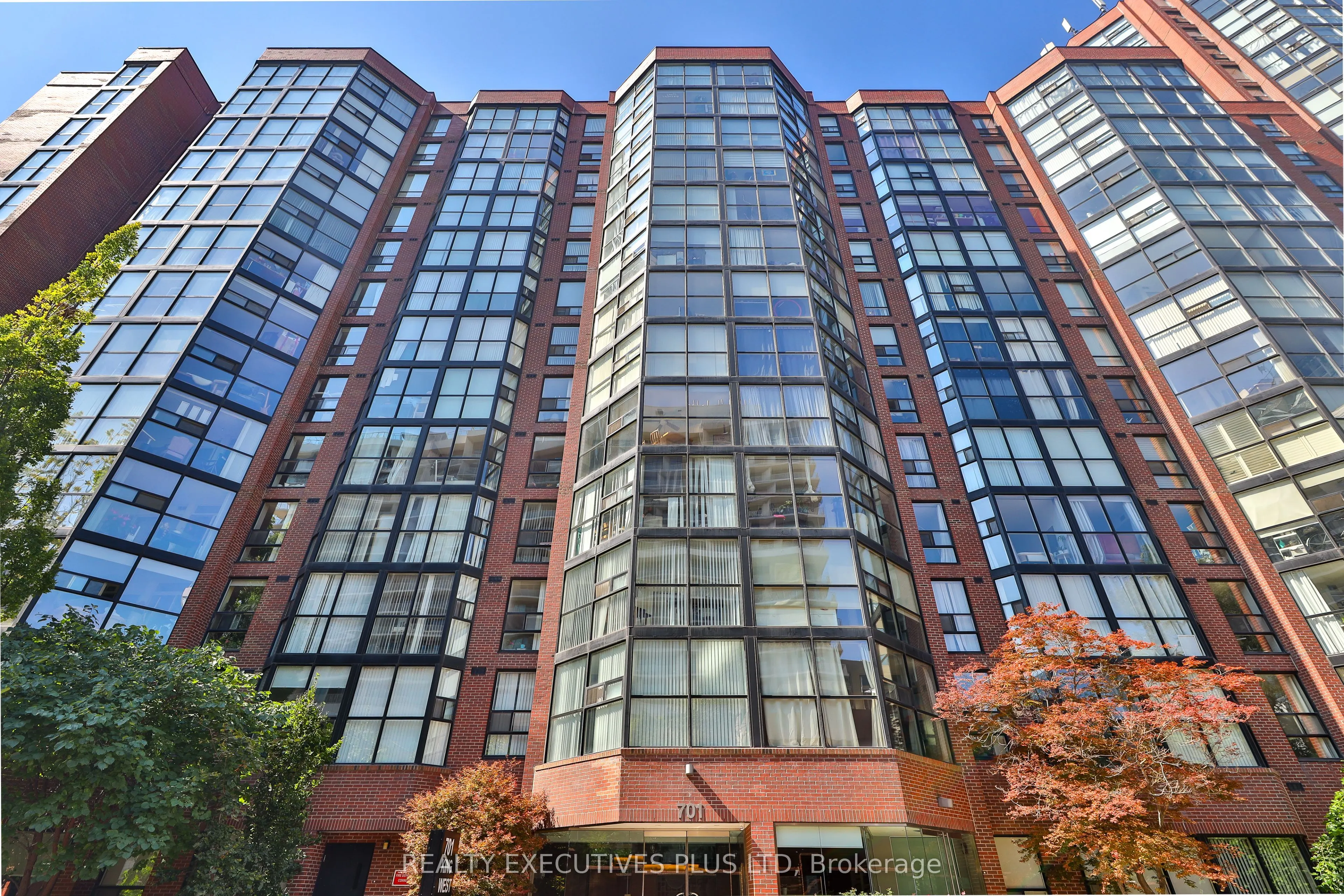 701 King Street W, #811