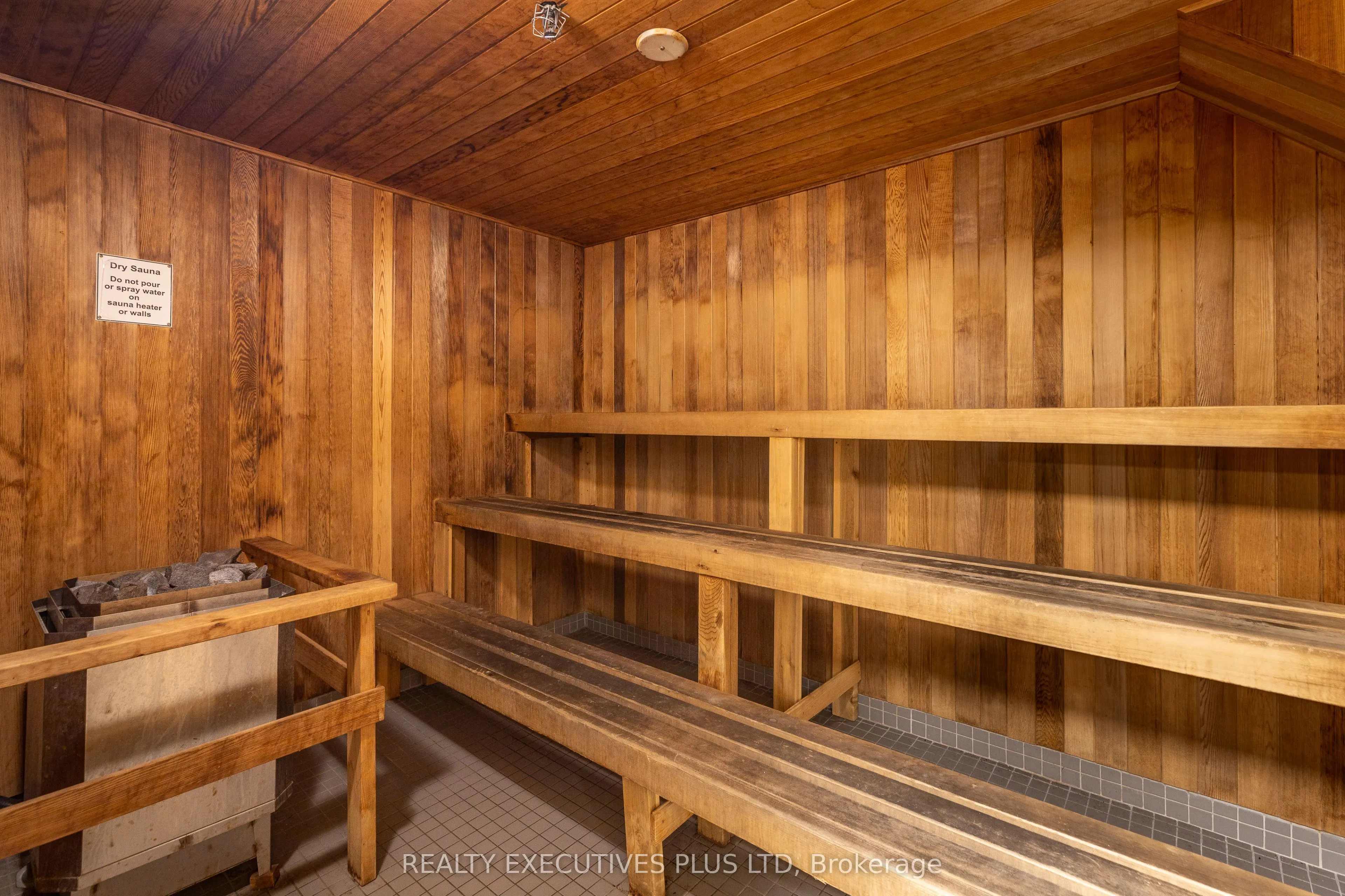 701 King Street W, #811
