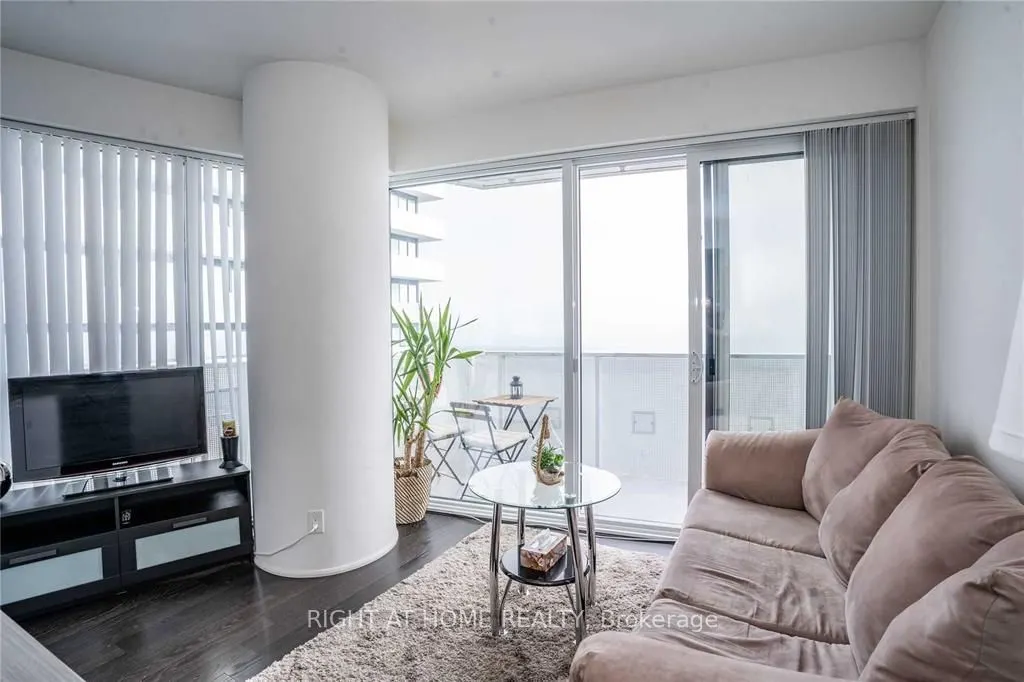 100 Harbour Street, #6407