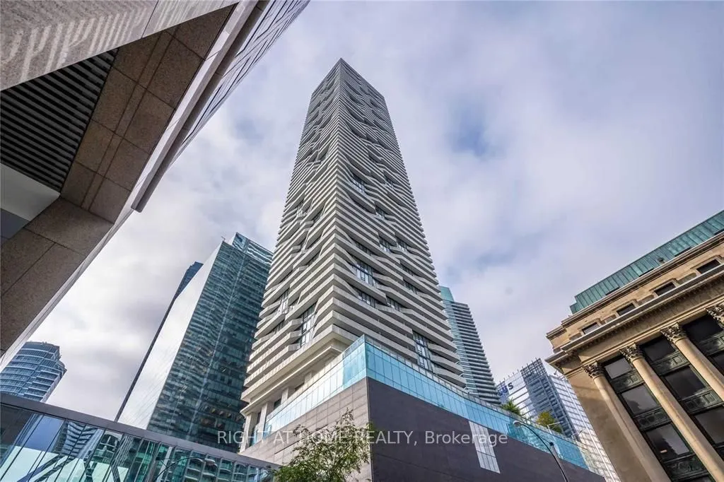 100 Harbour Street, #6407