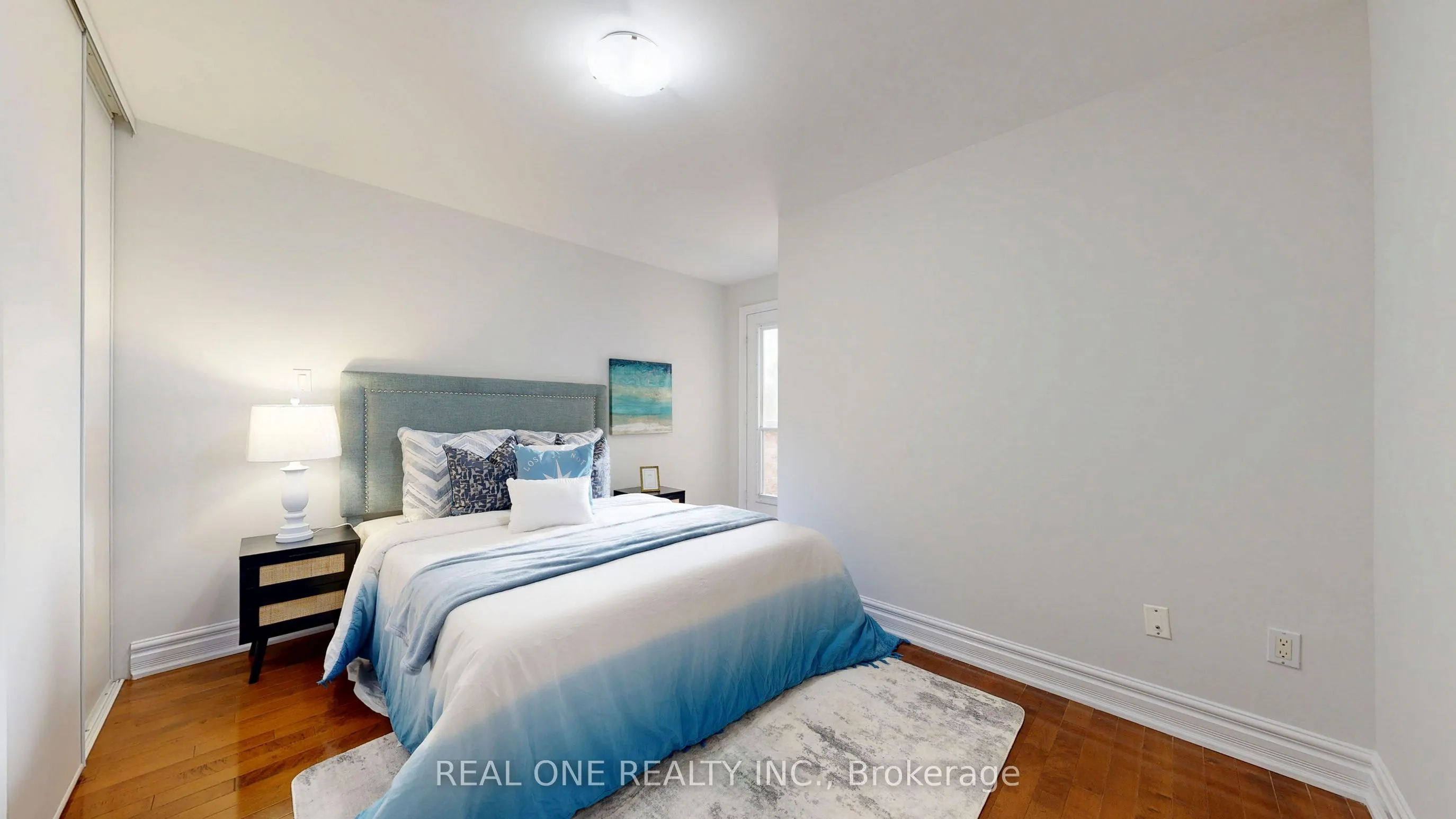 299 Finch Avenue E