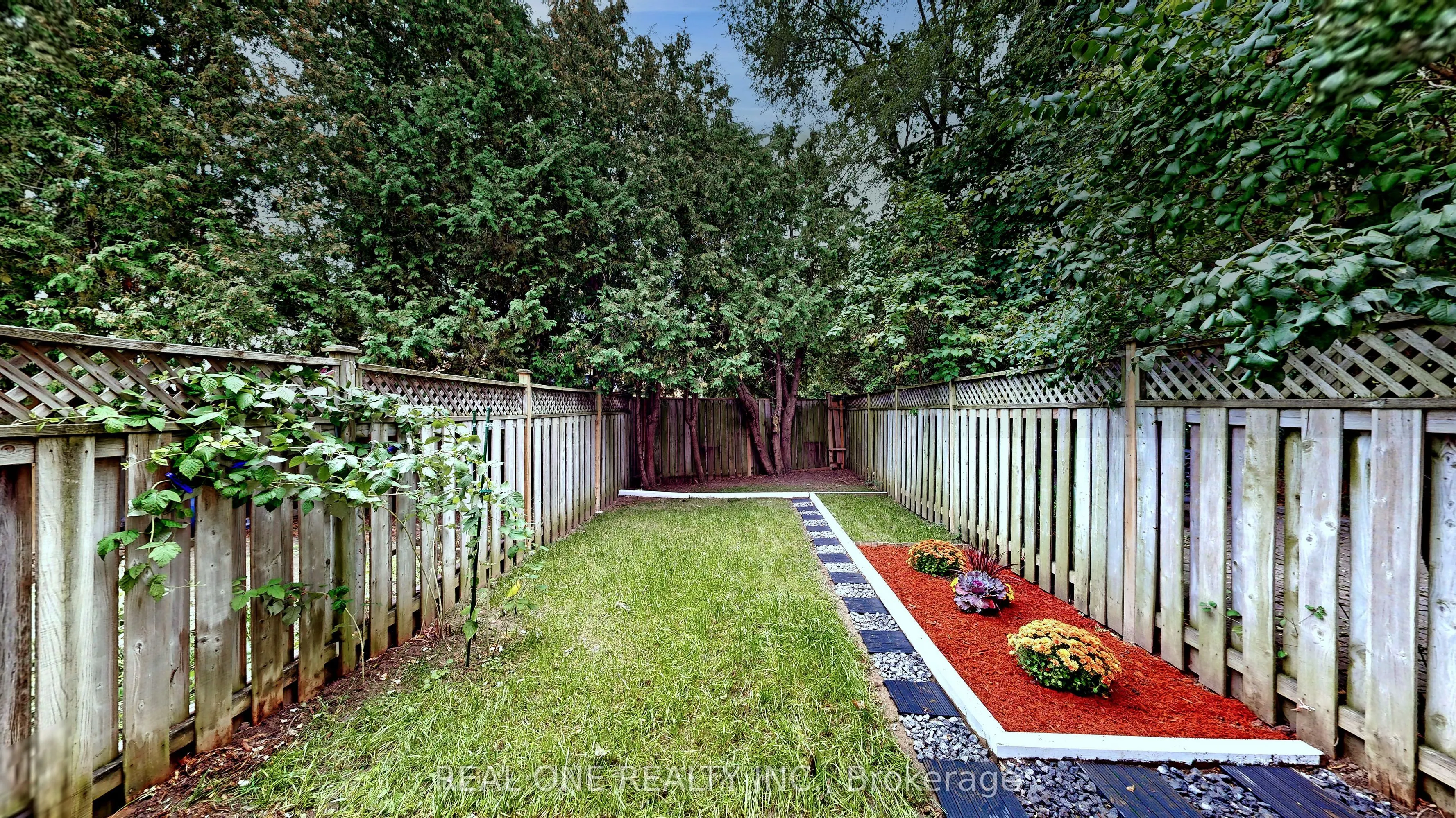 299 Finch Avenue E