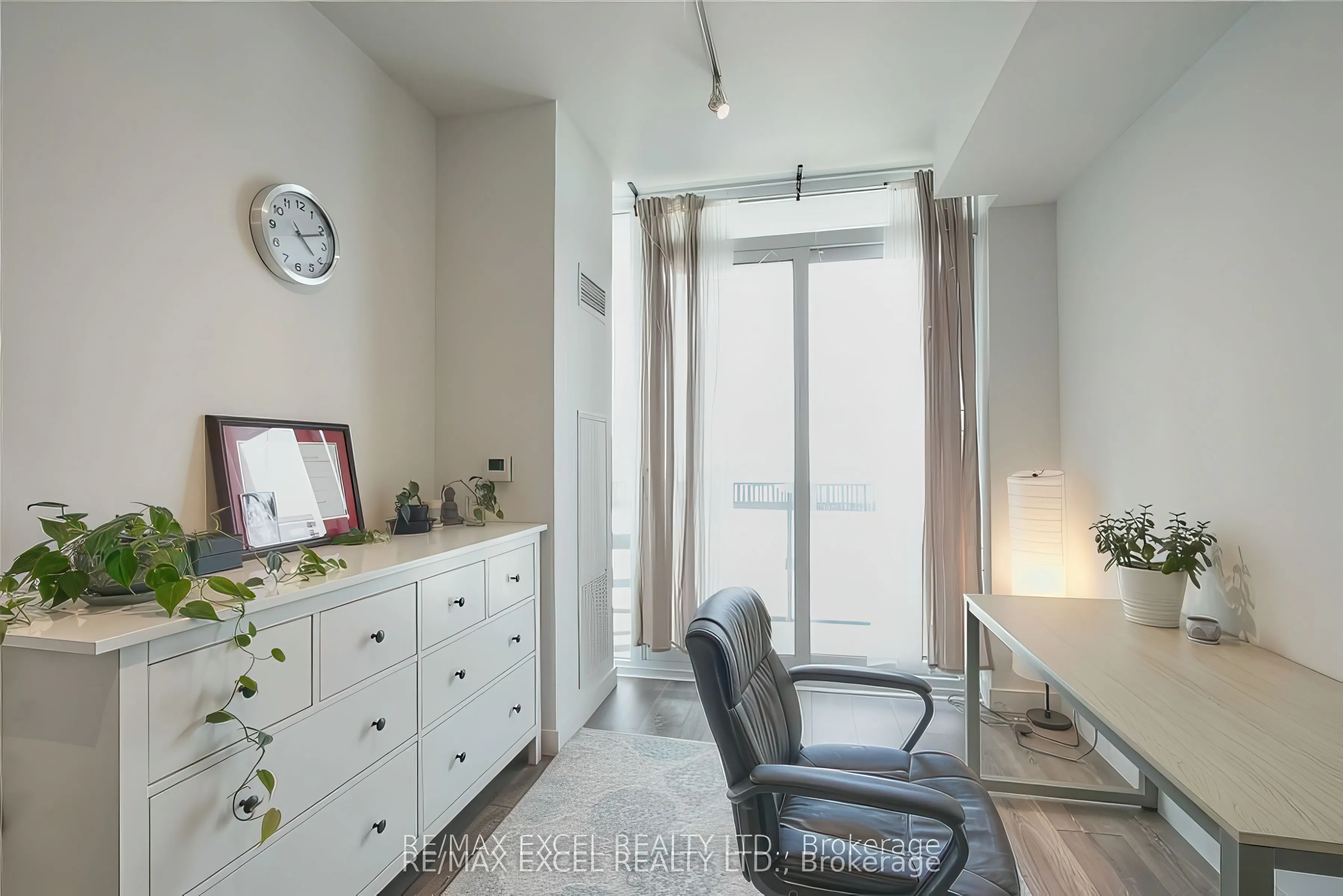 8 Eglinton Avenue E, #3209