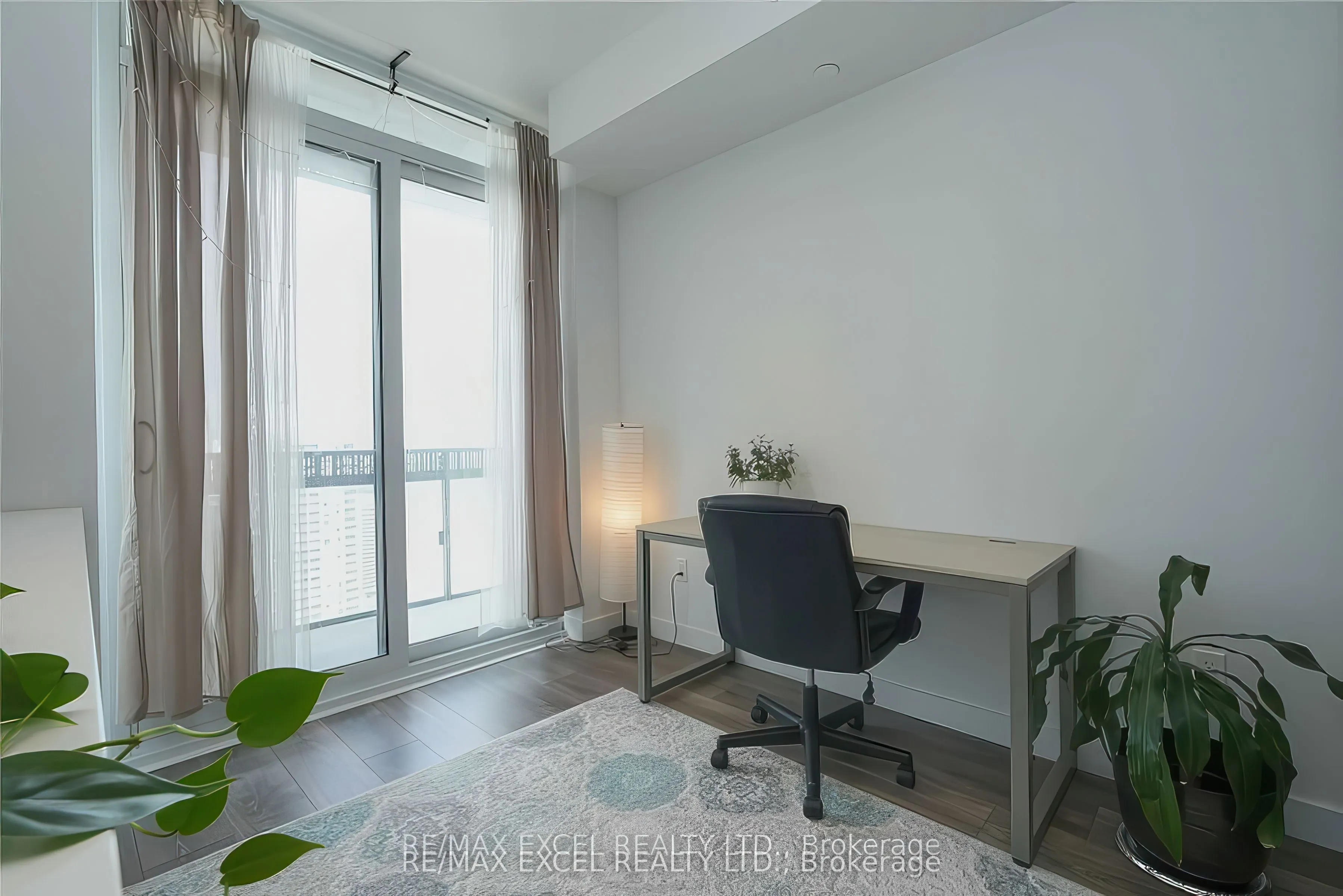 8 Eglinton Avenue E, #3209