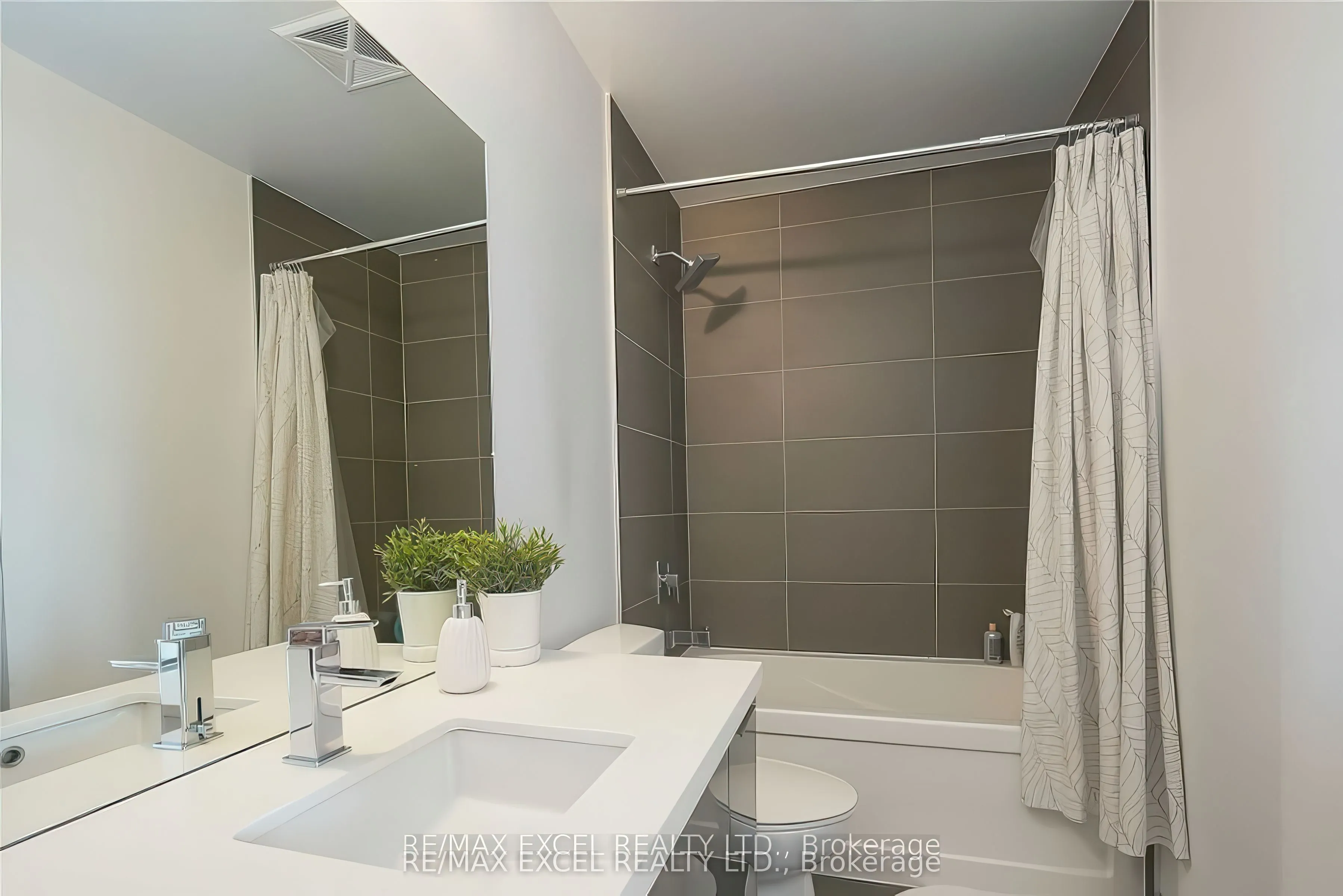 8 Eglinton Avenue E, #3209