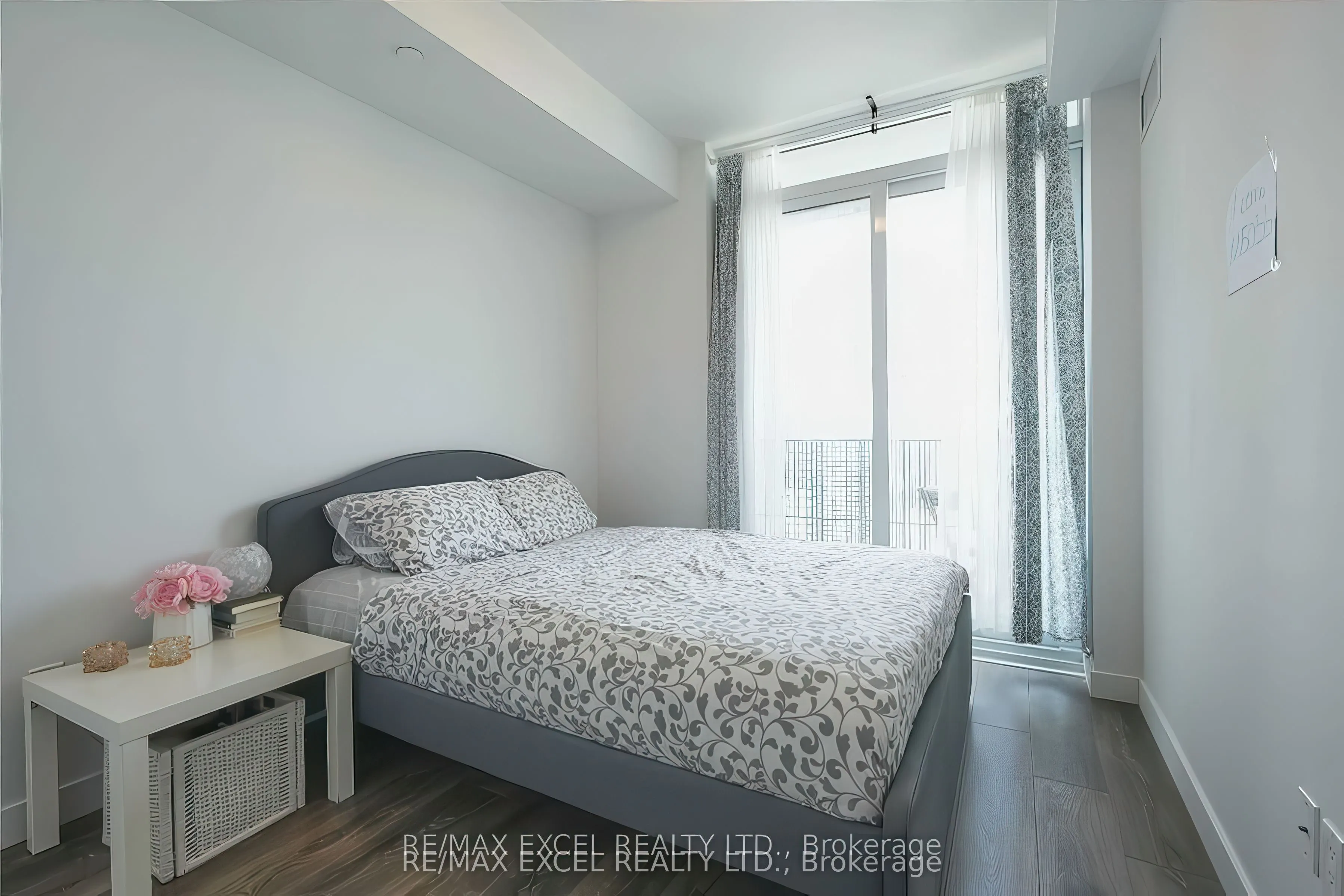 8 Eglinton Avenue E, #3209