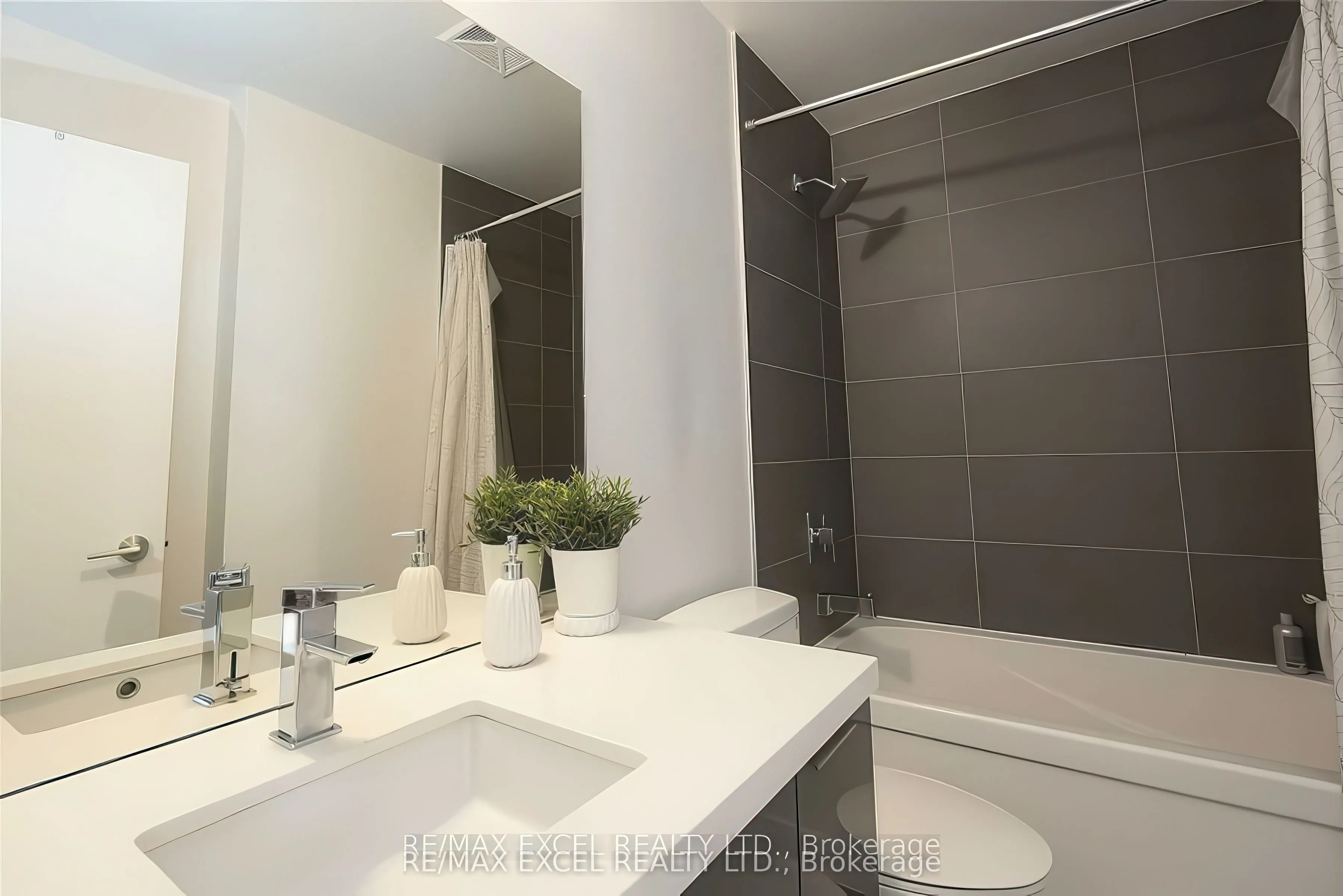 8 Eglinton Avenue E, #3209