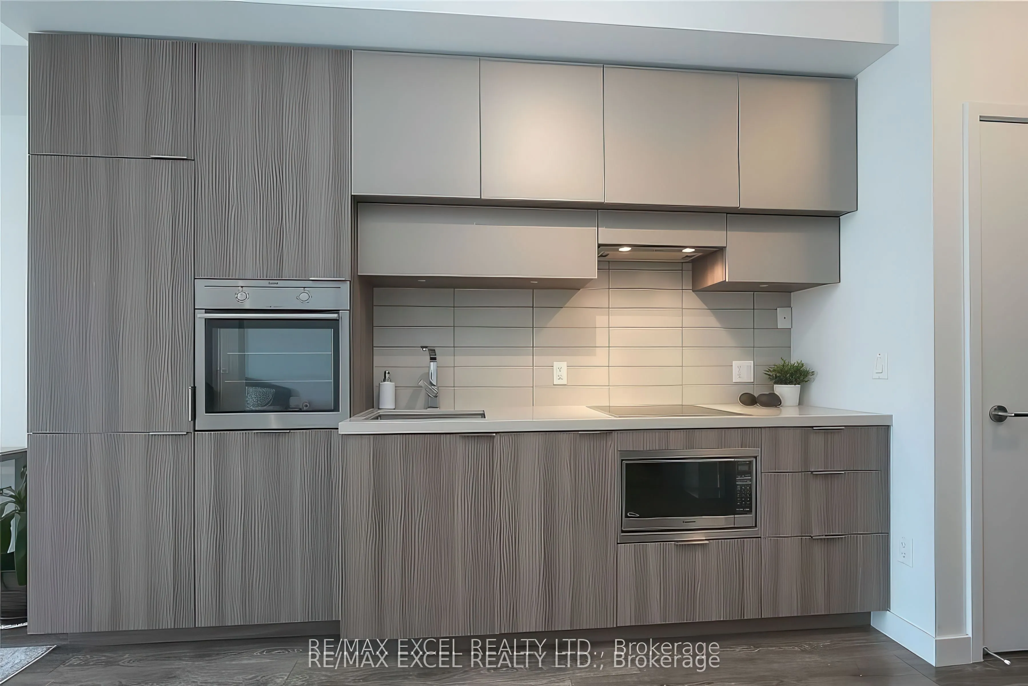 8 Eglinton Avenue E, #3209