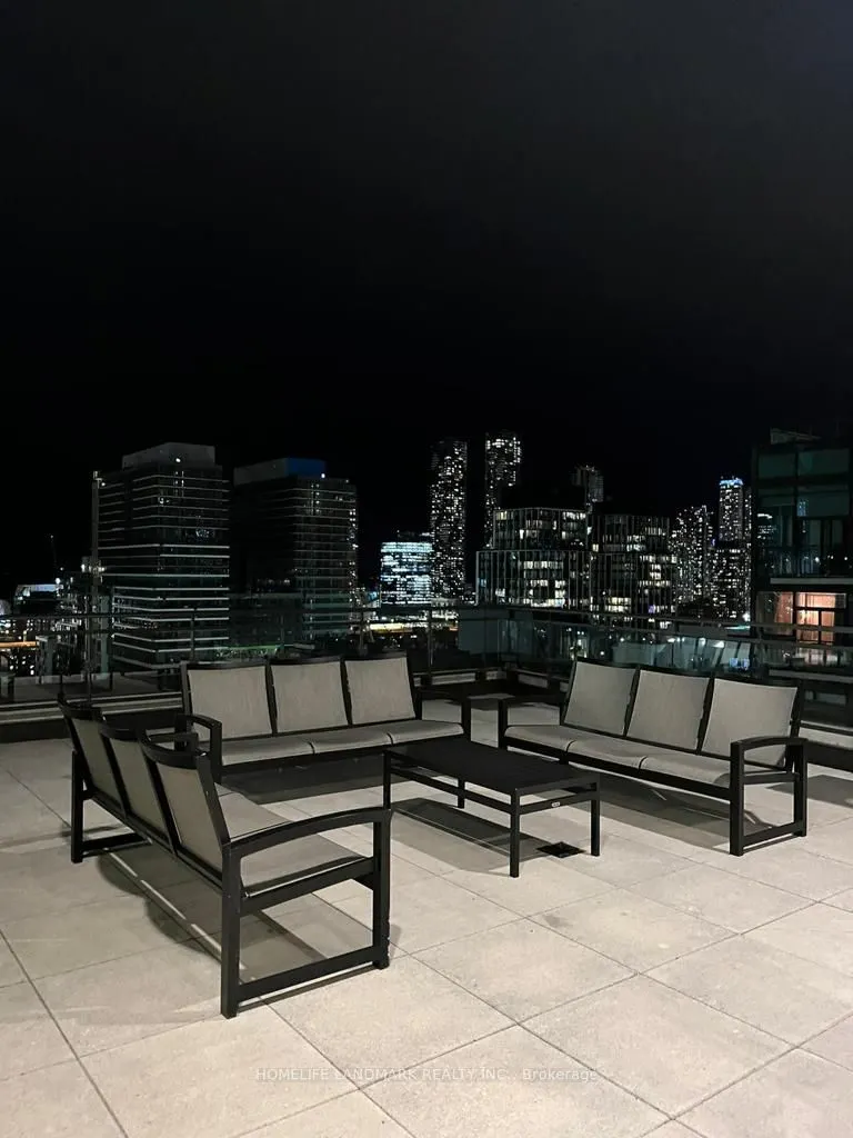 460 Adelaide Street E, #528
