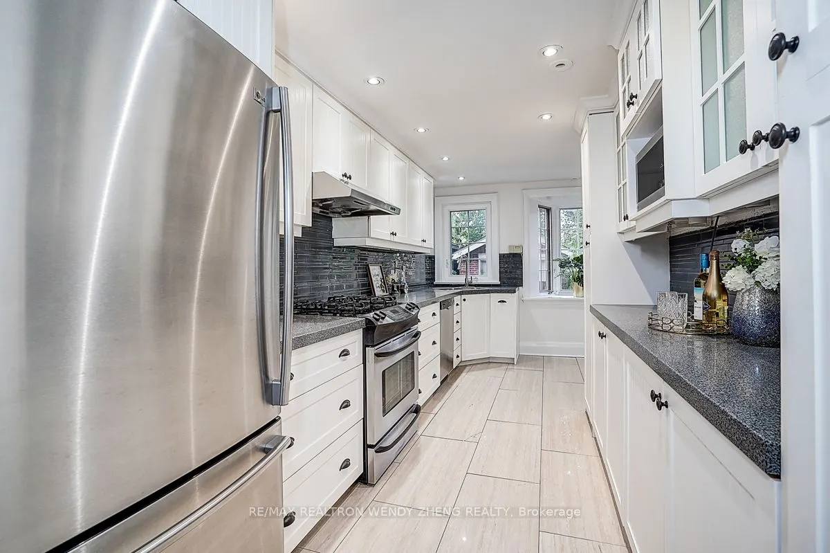 42 Willowbank Boulevard