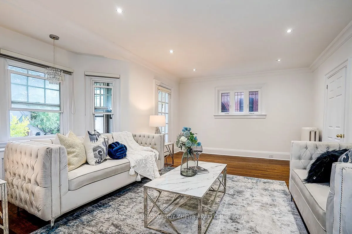 42 Willowbank Boulevard