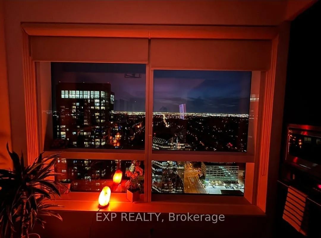 5 Sheppard Avenue E, #3817