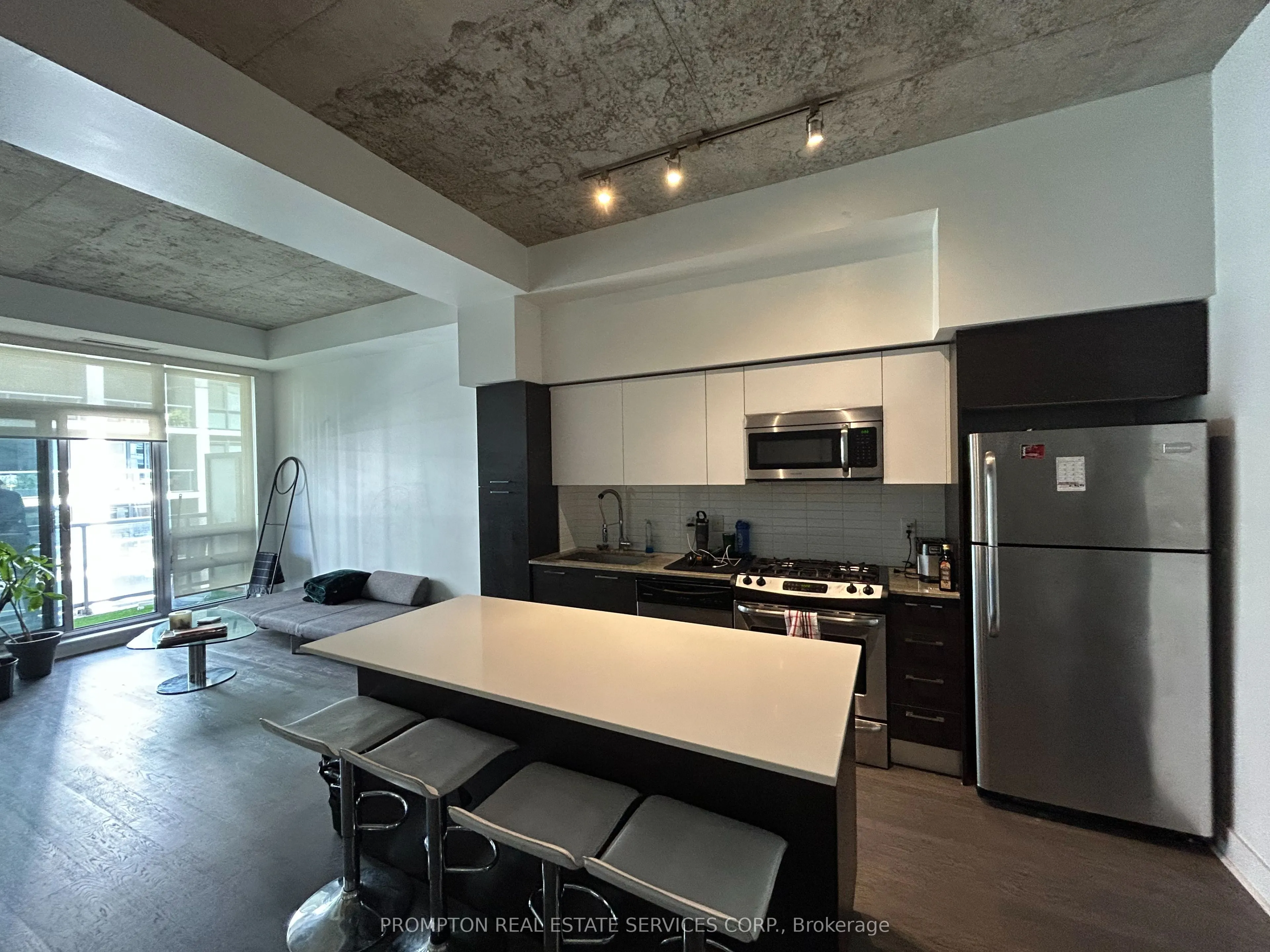 399 Adelaide Street W, #517